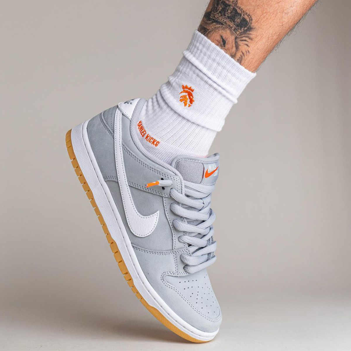 Nike Dunk Low Pro SB Wolf Grey White 착용 스타일