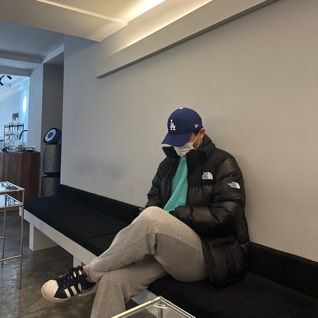 IAB Studio Pigment Sweatshirt & Mini Bag Jade 착용 스타일 - 2