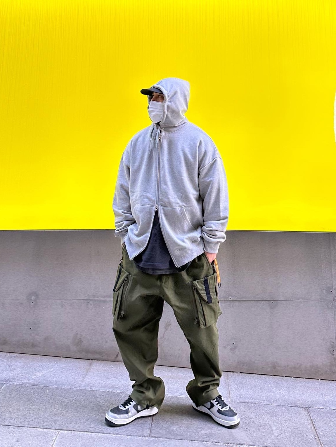 Nike Air Force 1 B Silver Snake, Nike ACG Cargo Pants Black 착용 스타일