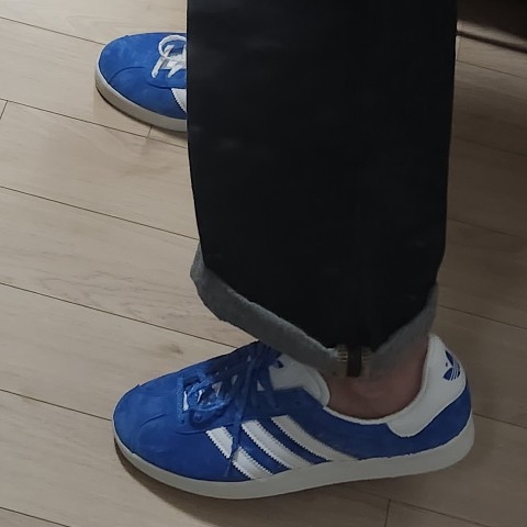 Adidas Gazelle 85 Blue Bird 착용 스타일 - 1
