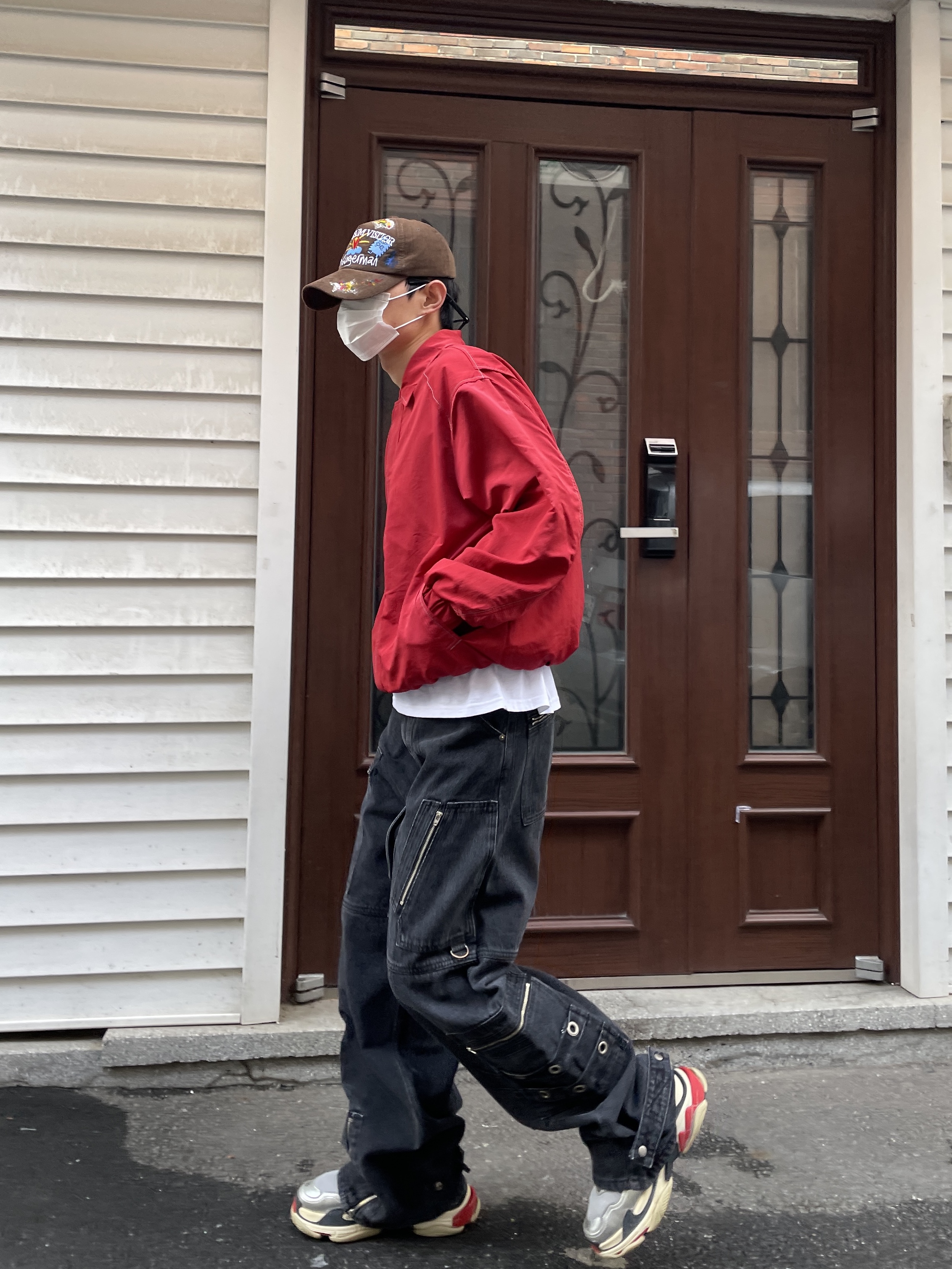 Balenciaga Triple S Silver Red 2018 착용 스타일 - 4