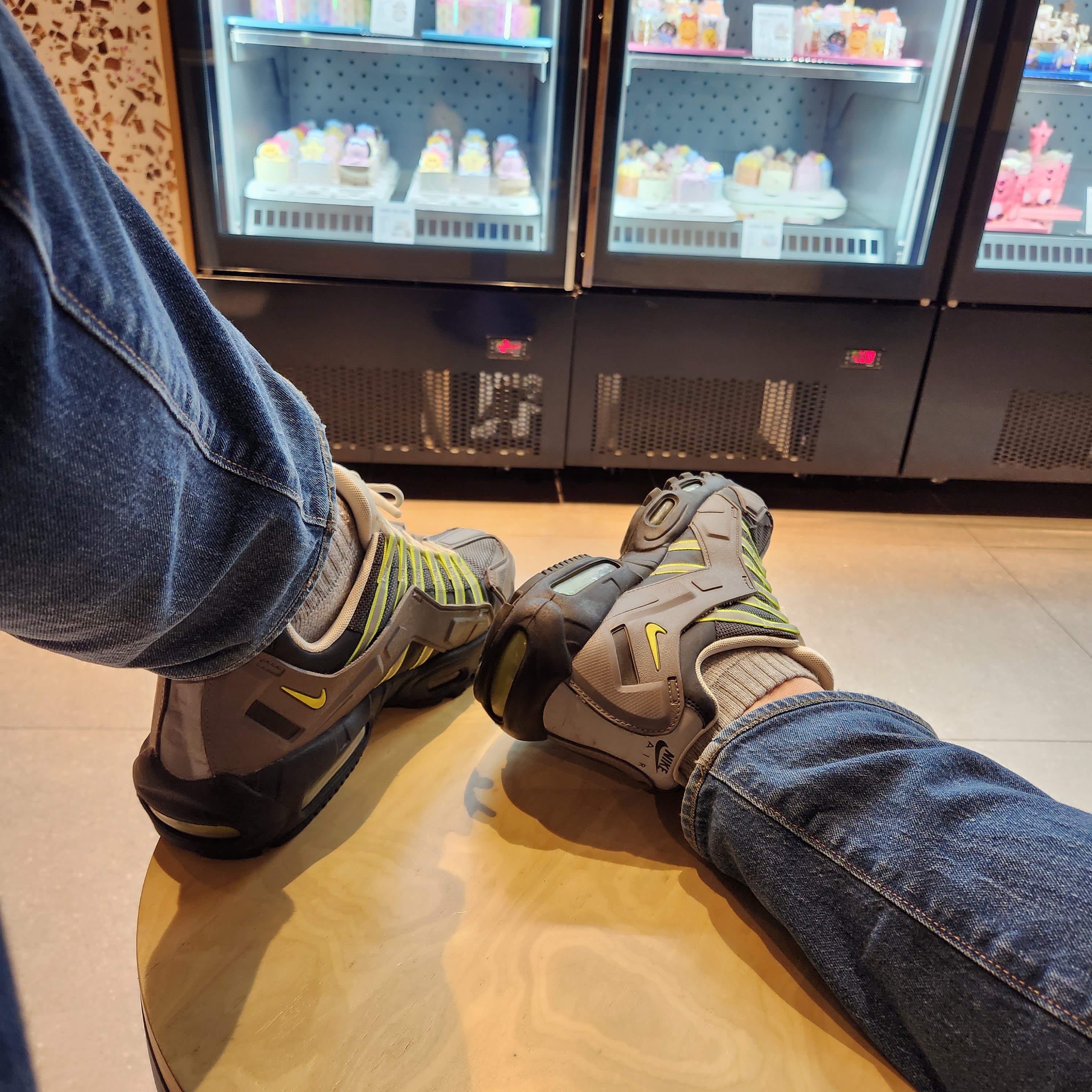 Nike Air Max 95 NDSTRKT Neon Yellow 착용 스타일