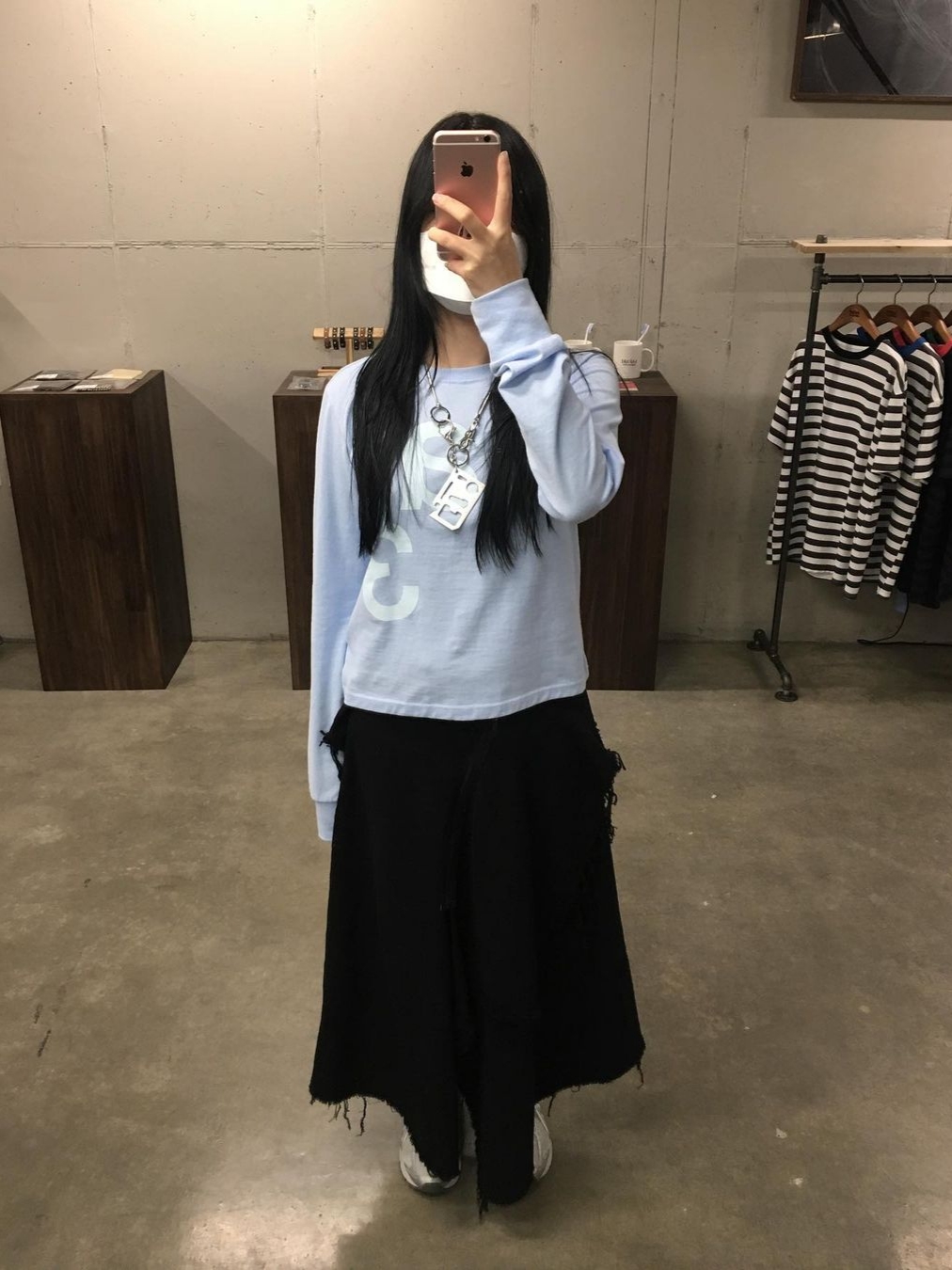 [KREAM 단독] Safarispot Women 1/2 Basic Safari LS T-Shirt Sky 착용 스타일 - 2
