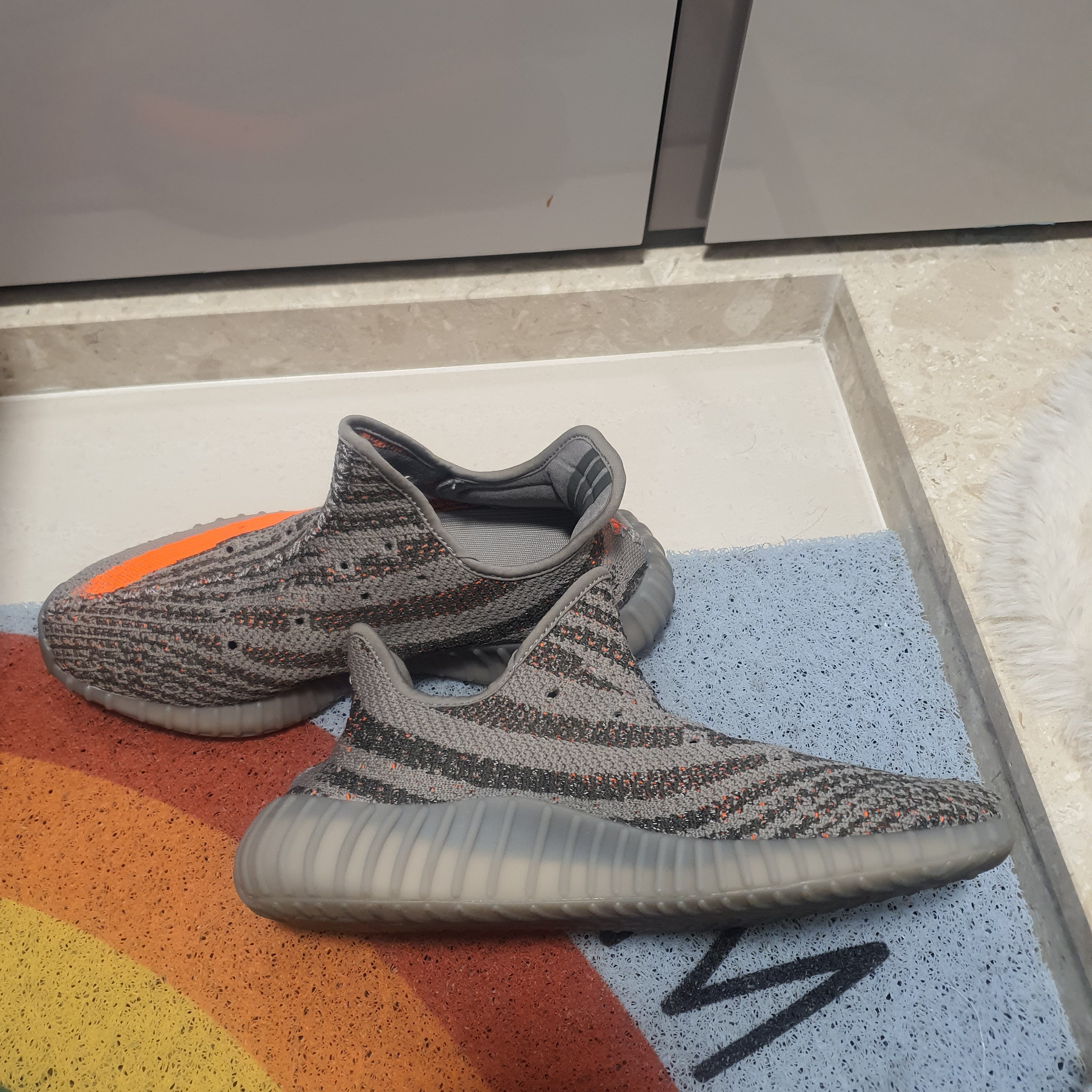 Adidas Yeezy Boost 350 V2 Beluga - Reflective 착용 스타일 - 1