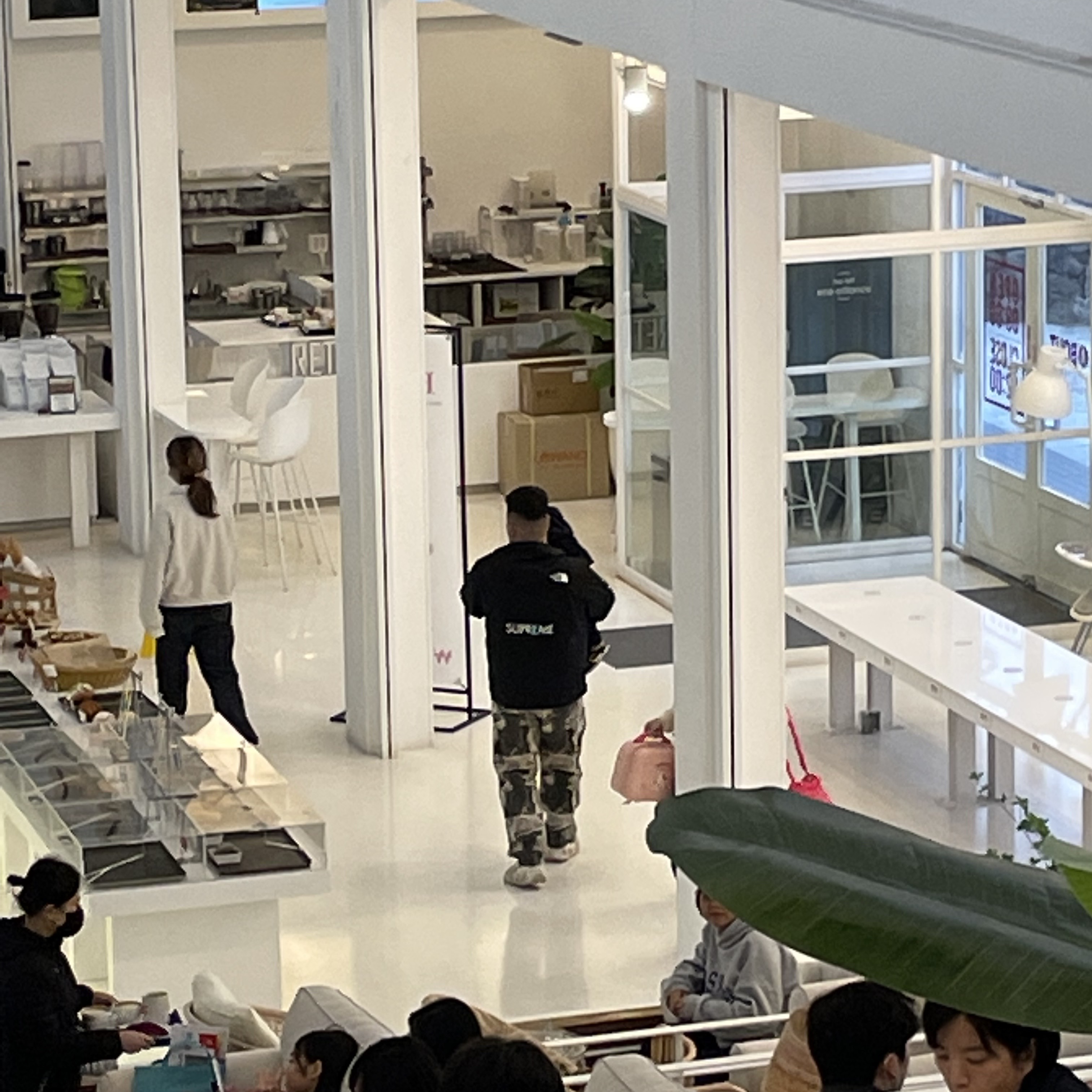 Supreme x The North Face Cargo Jacket Black - 20SS, Supreme Supreme Is Love Skate Pants Stone - 19FW 착용 스타일