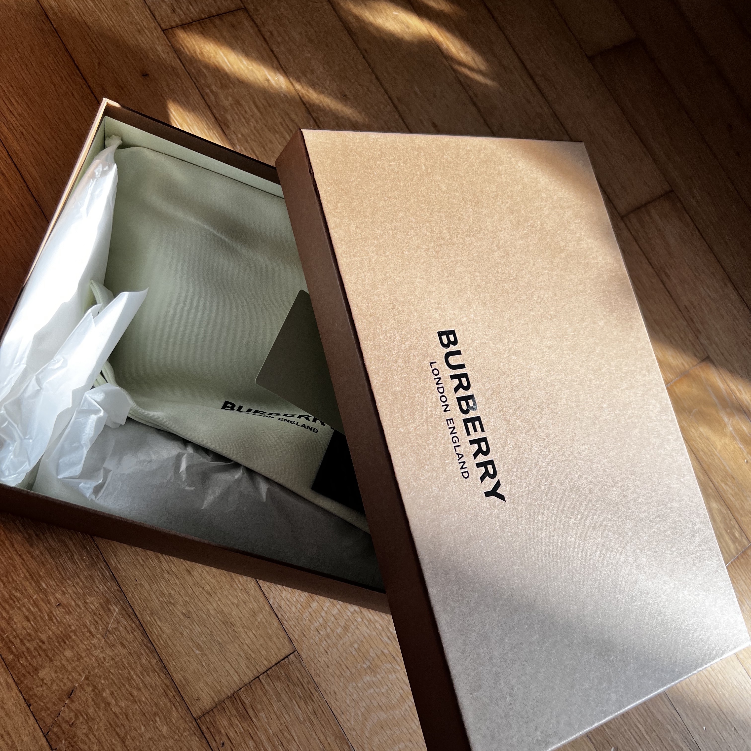 Burberry Vintage Check Cotton Sneakers Birch Brown 착용 스타일 - 2