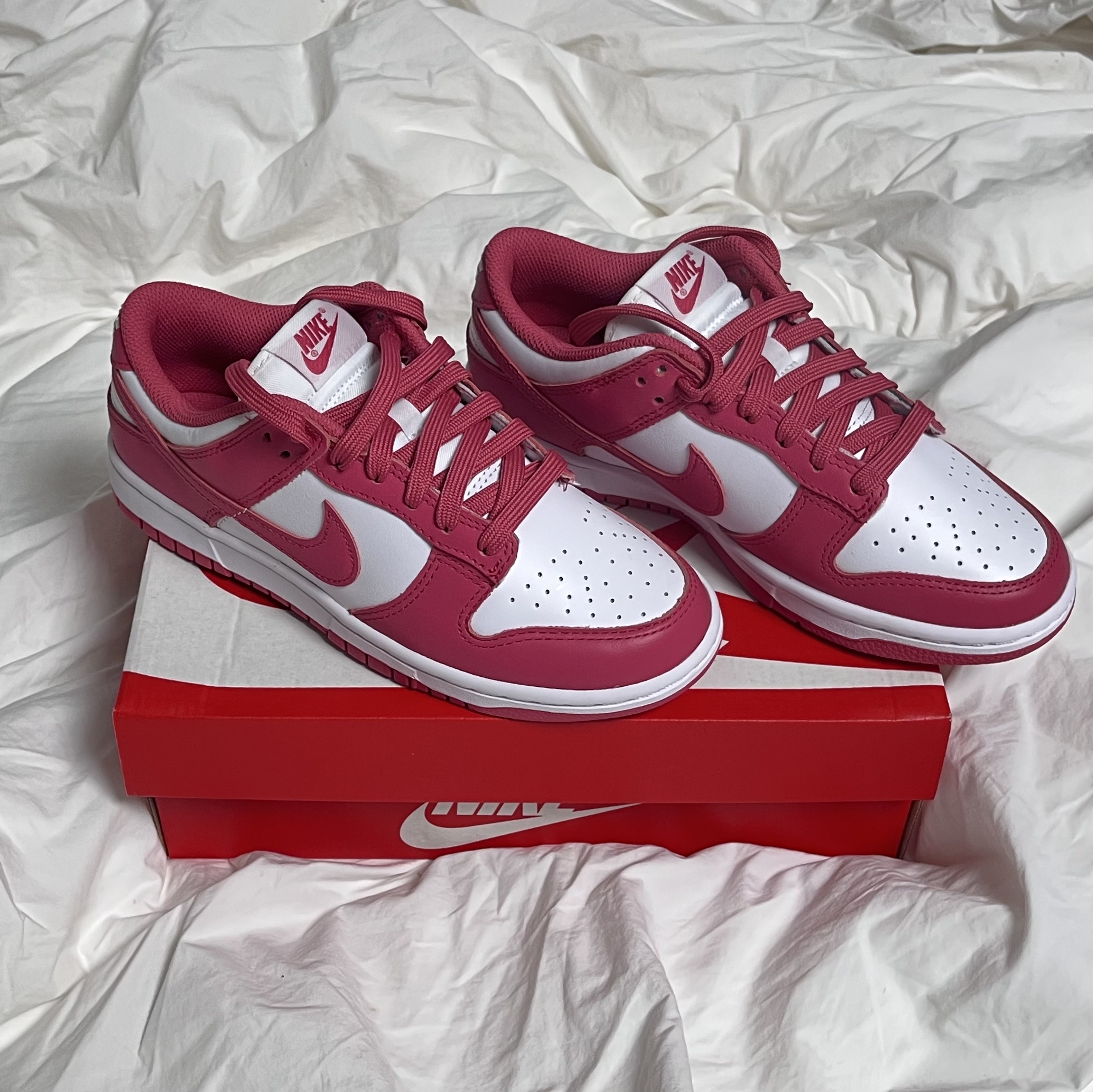 (W) Nike Dunk Low Archeo Pink 착용 스타일