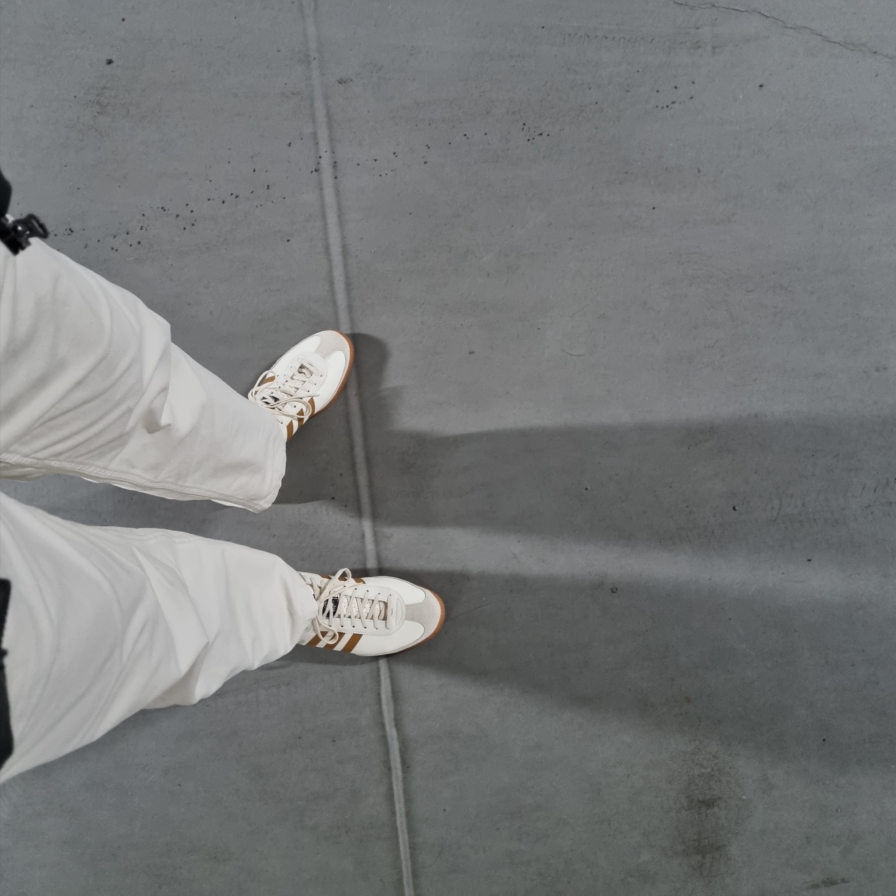 Adidas City Series Triest Cream White 착용 스타일