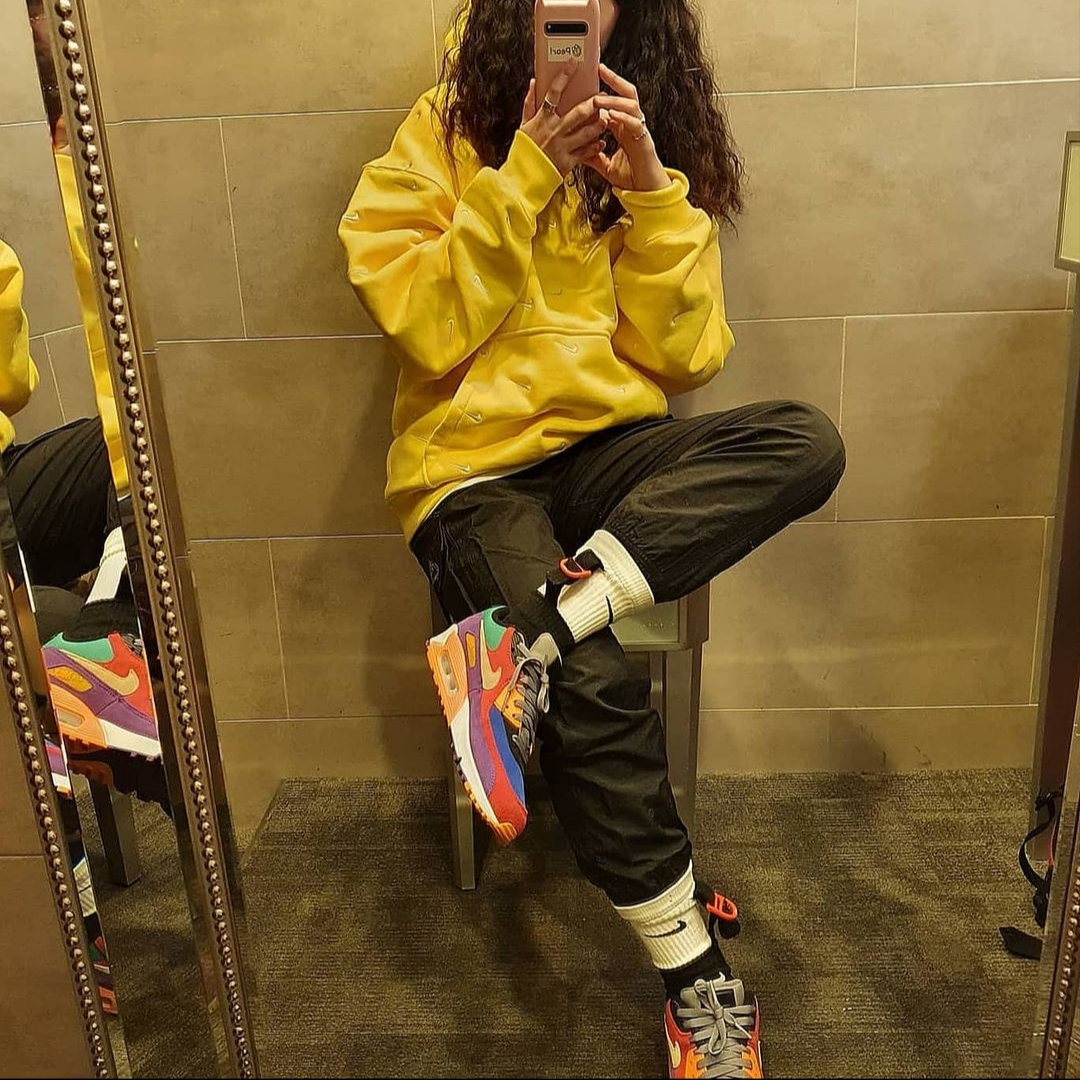 Nike NRG Swoosh Logo Hoodie Chrome Yellow, Nike Air Max 90 Viotech OG 착용 스타일