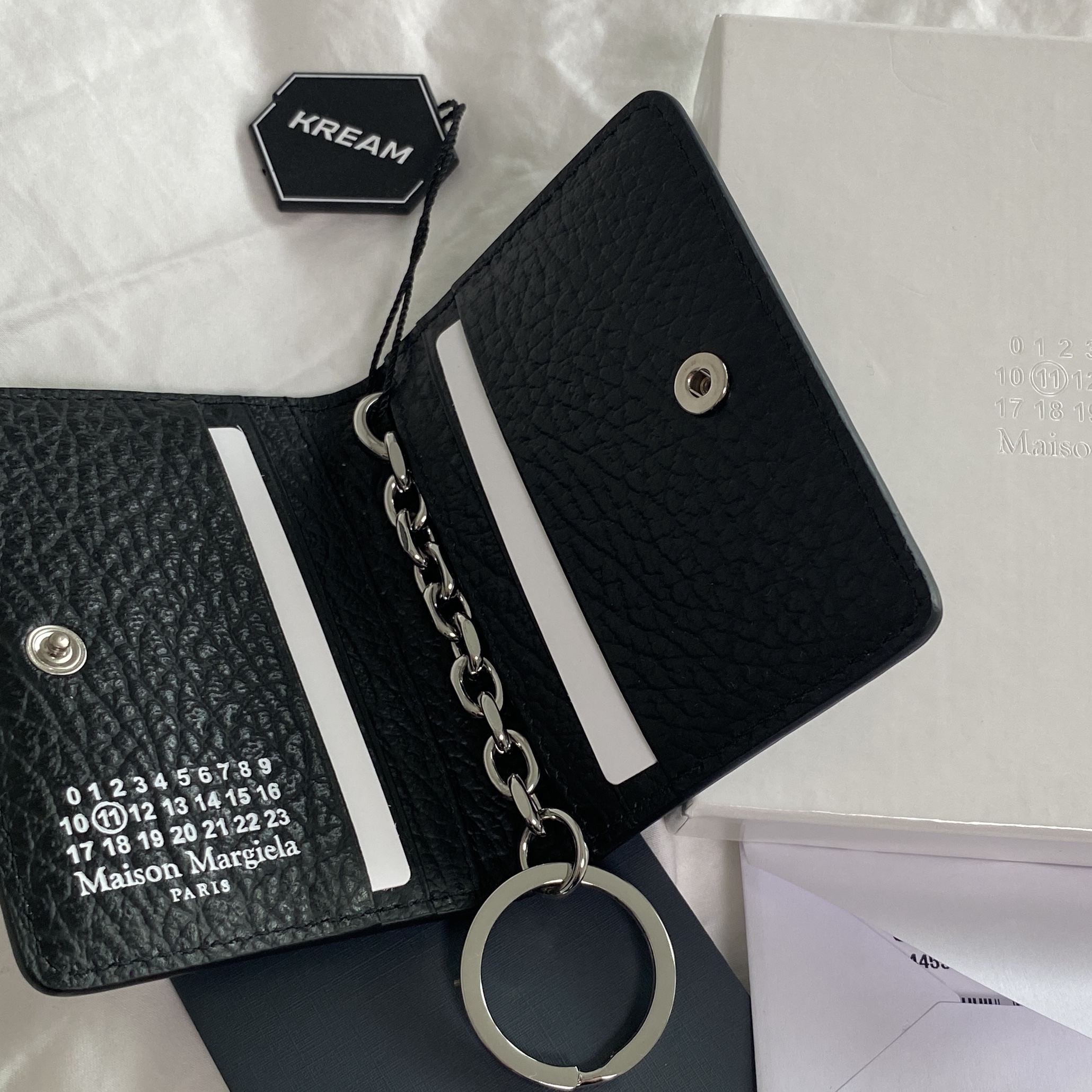 Maison Margiela Keyring Wallet Black 착용 스타일
