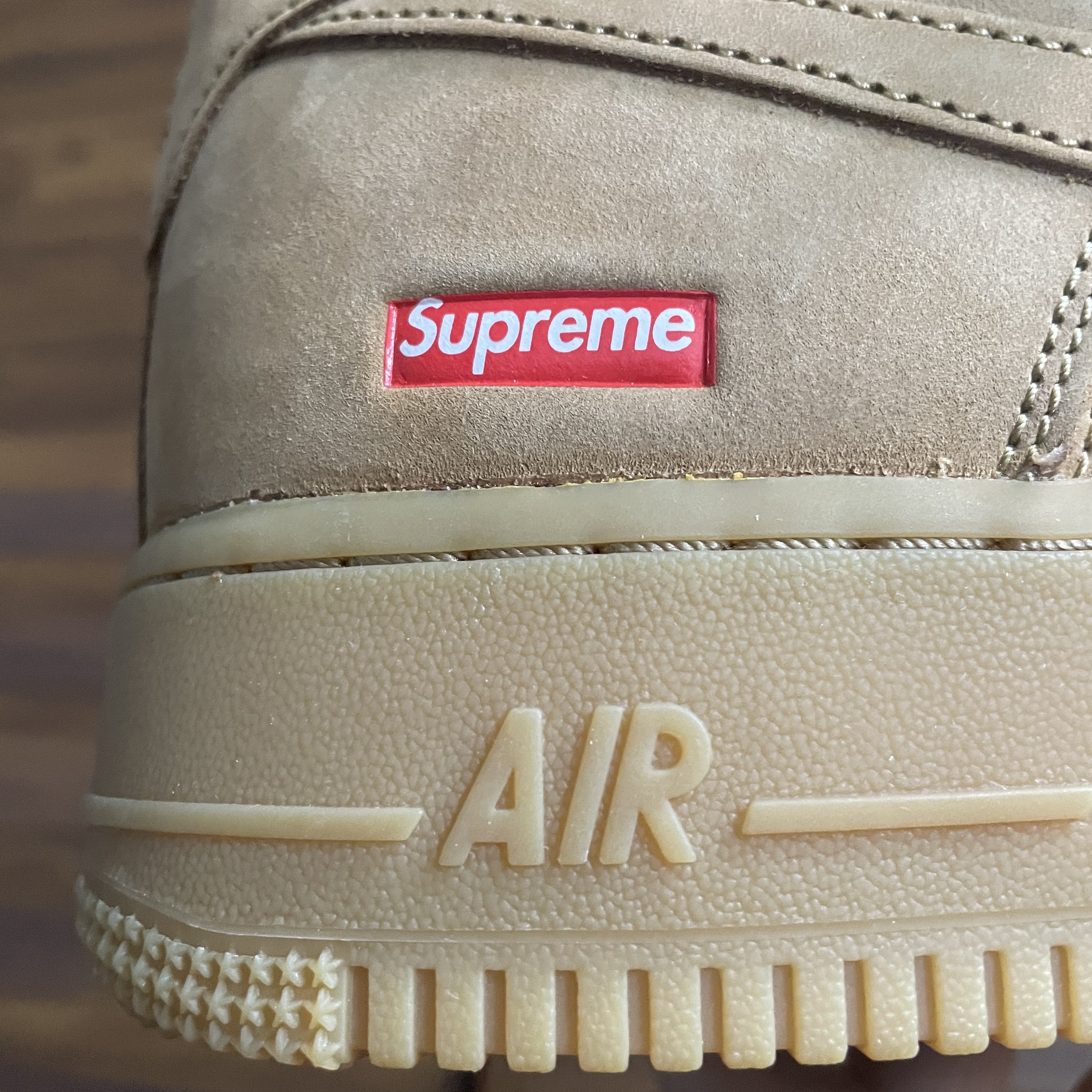 Nike x Supreme Air Force 1 Low Flax 착용 스타일 - 1
