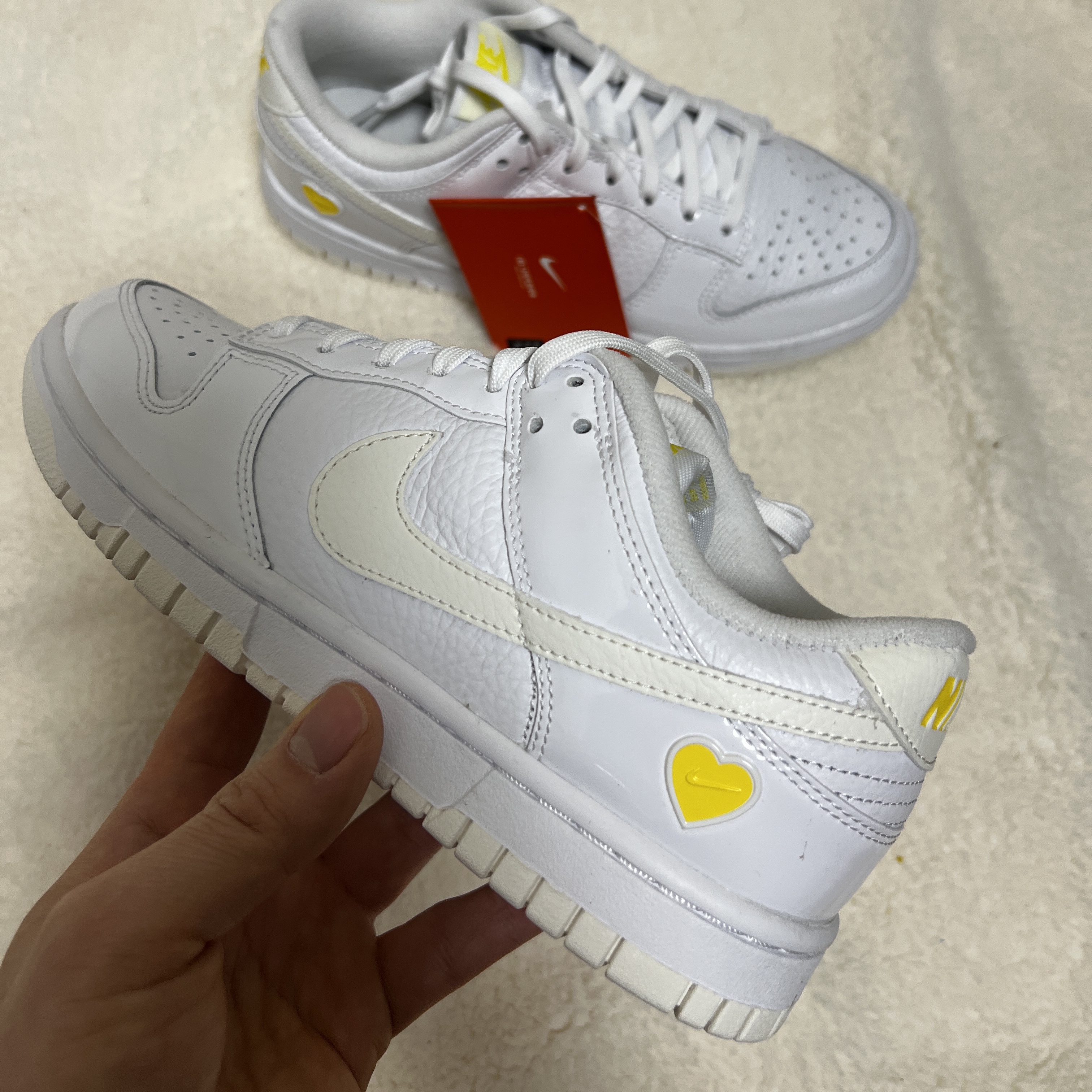 (W) Nike Dunk Low Valentine's Day White Optic Yellow 착용 스타일