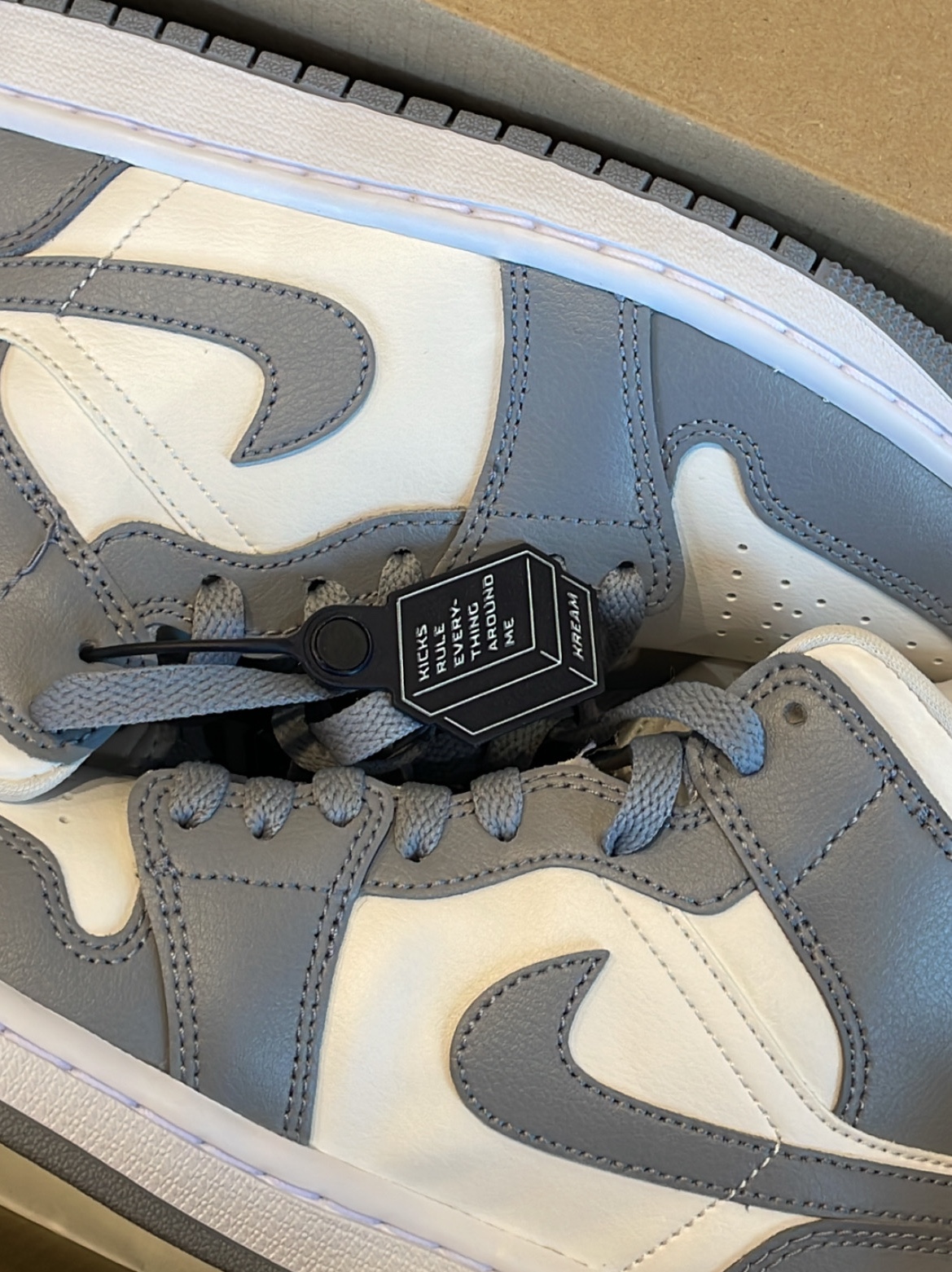 (W) Jordan 1 Mid Sail Stealth 착용 스타일