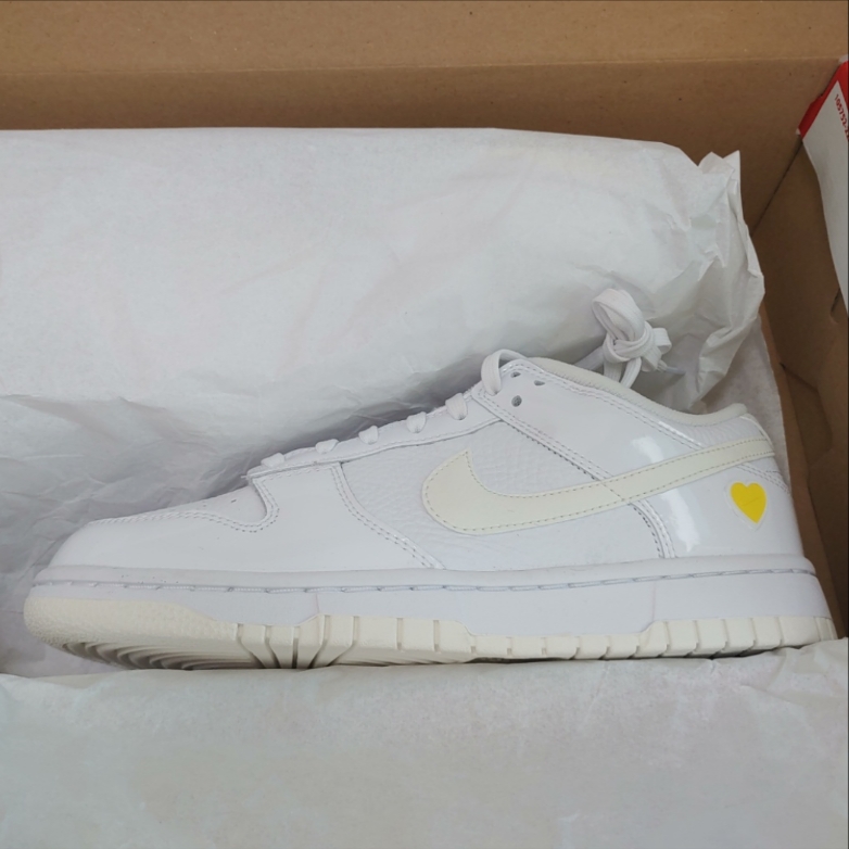 (W) Nike Dunk Low Valentine's Day White Optic Yellow 착용 스타일