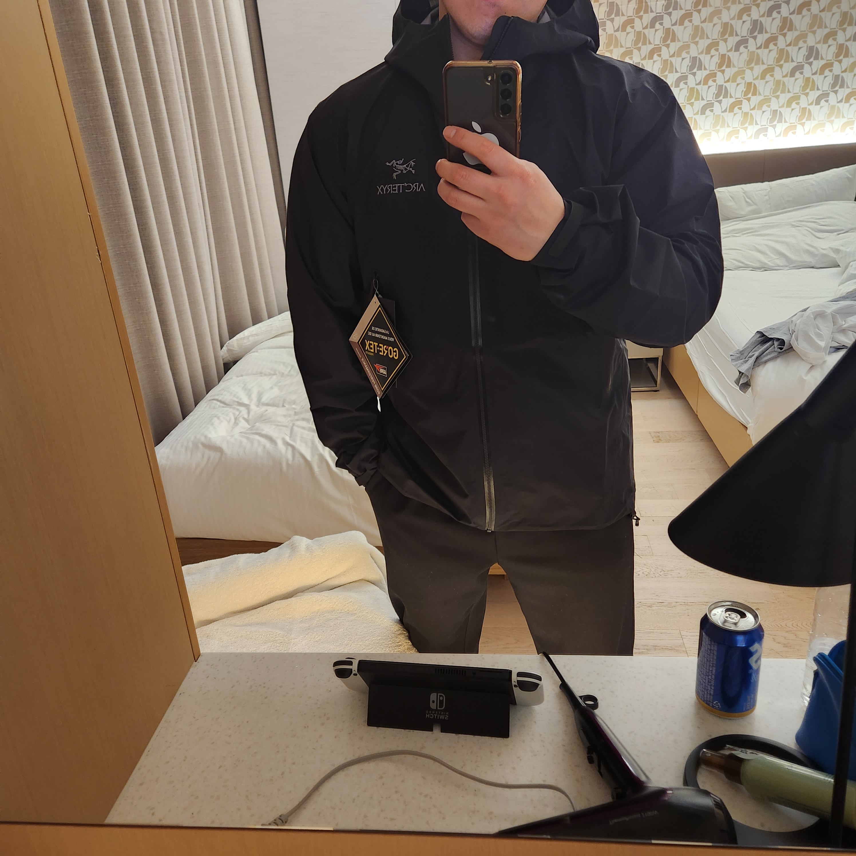 Arc'teryx Beta Jacket Black 착용 스타일