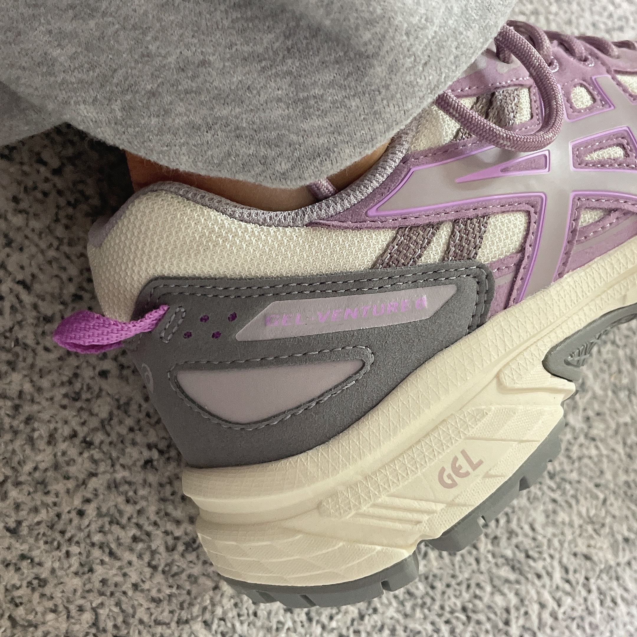 (W) Asics Gel-Venture 6 SPS Birch Haze 착용 스타일