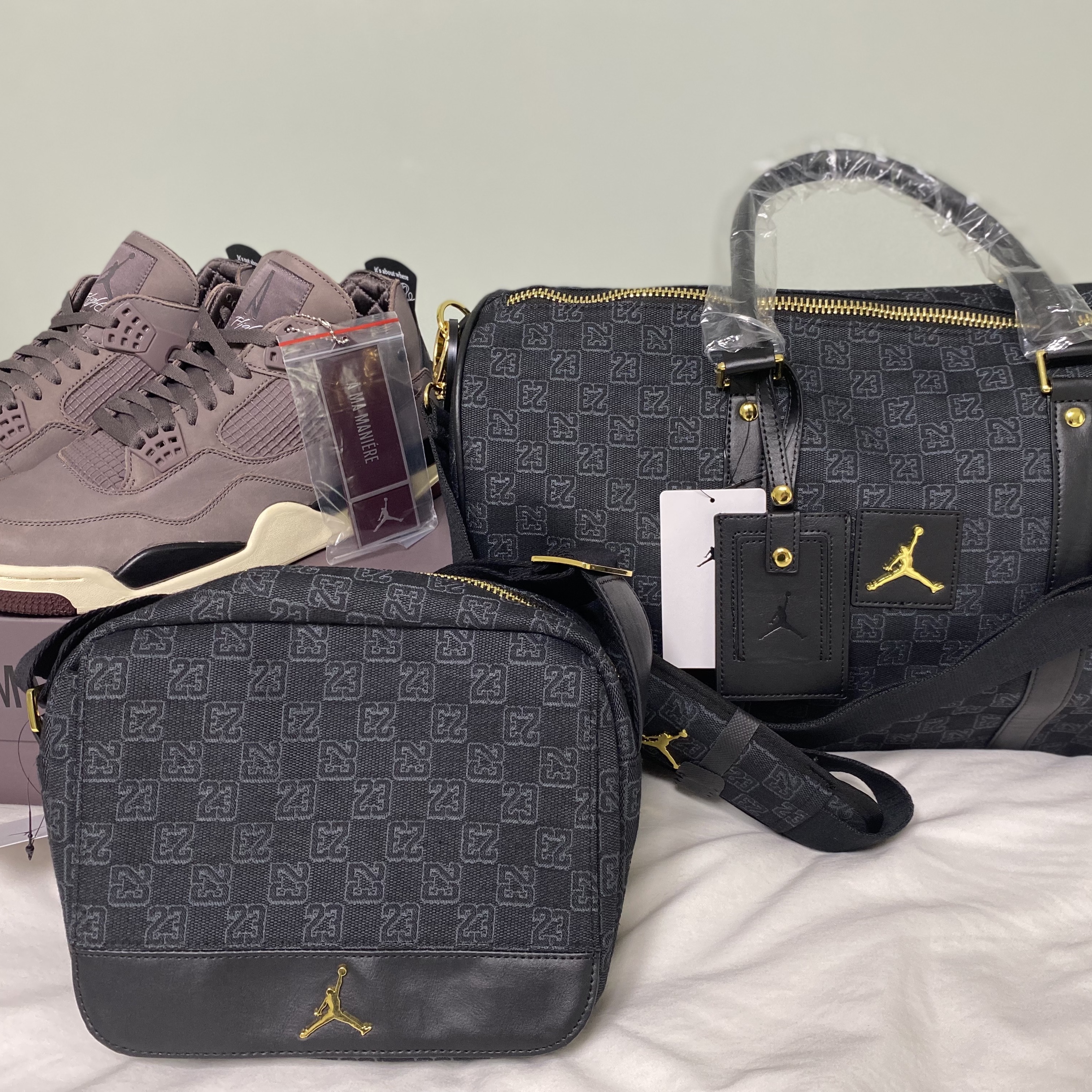Jordan 4 x A Ma Maniere Retro Violet Ore, Jordan Monogram Duffle Bag Black (MA0759-023) 착용 스타일 - 4