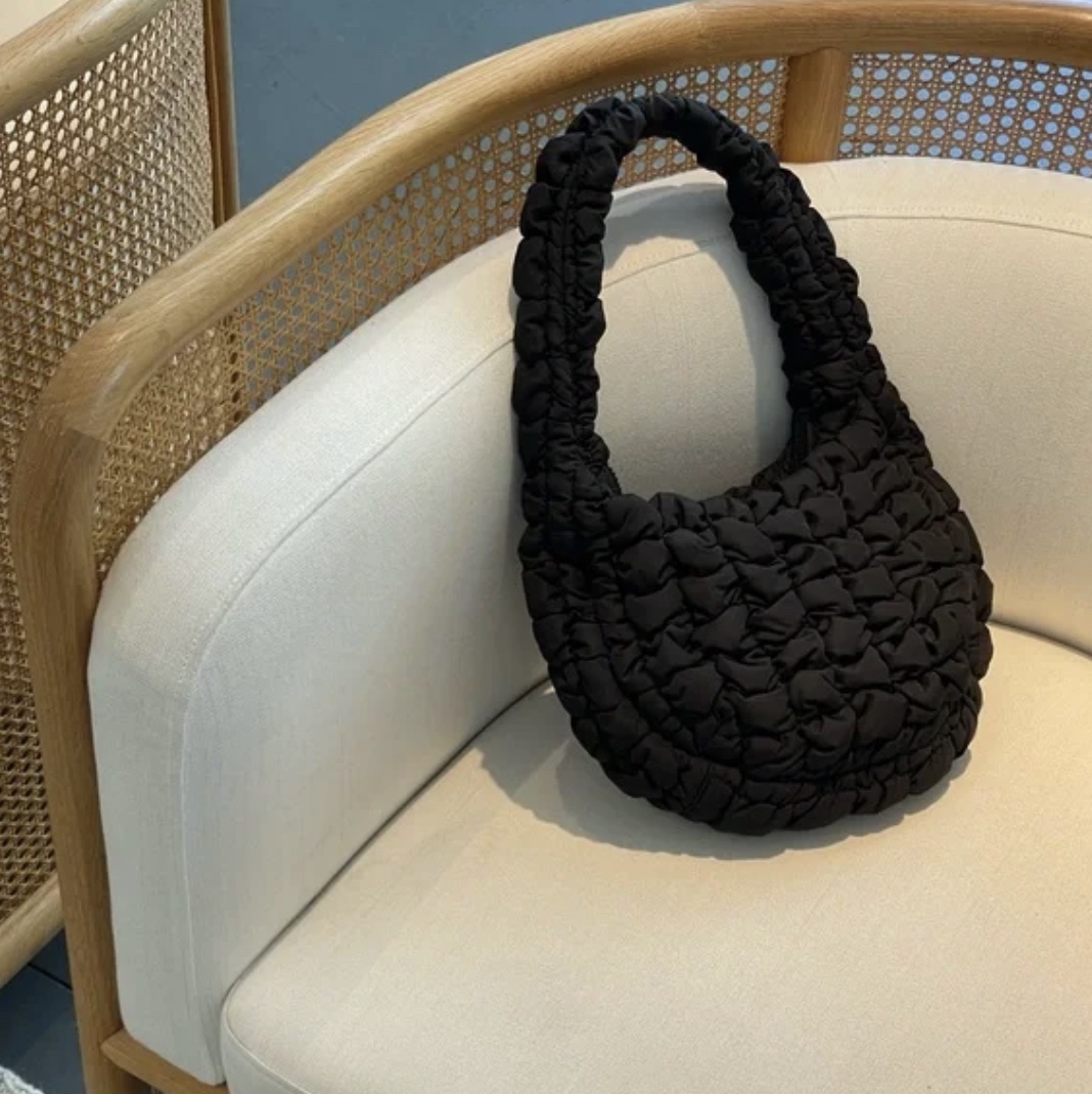 COS Quilted Mini Bag Black 착용 스타일