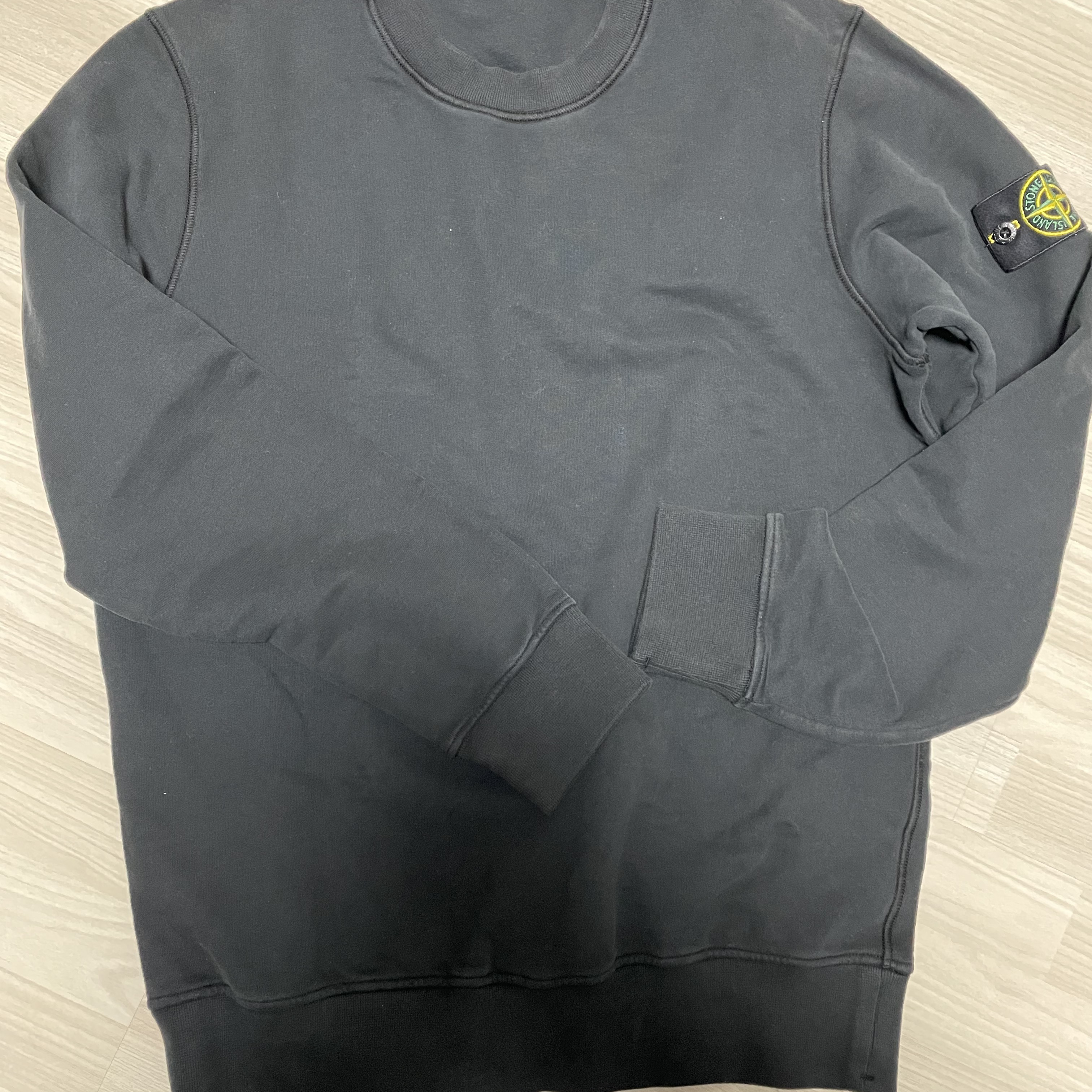 Stone Island 63020 Crewneck Sweatshirt Black - 22FW 착용 스타일