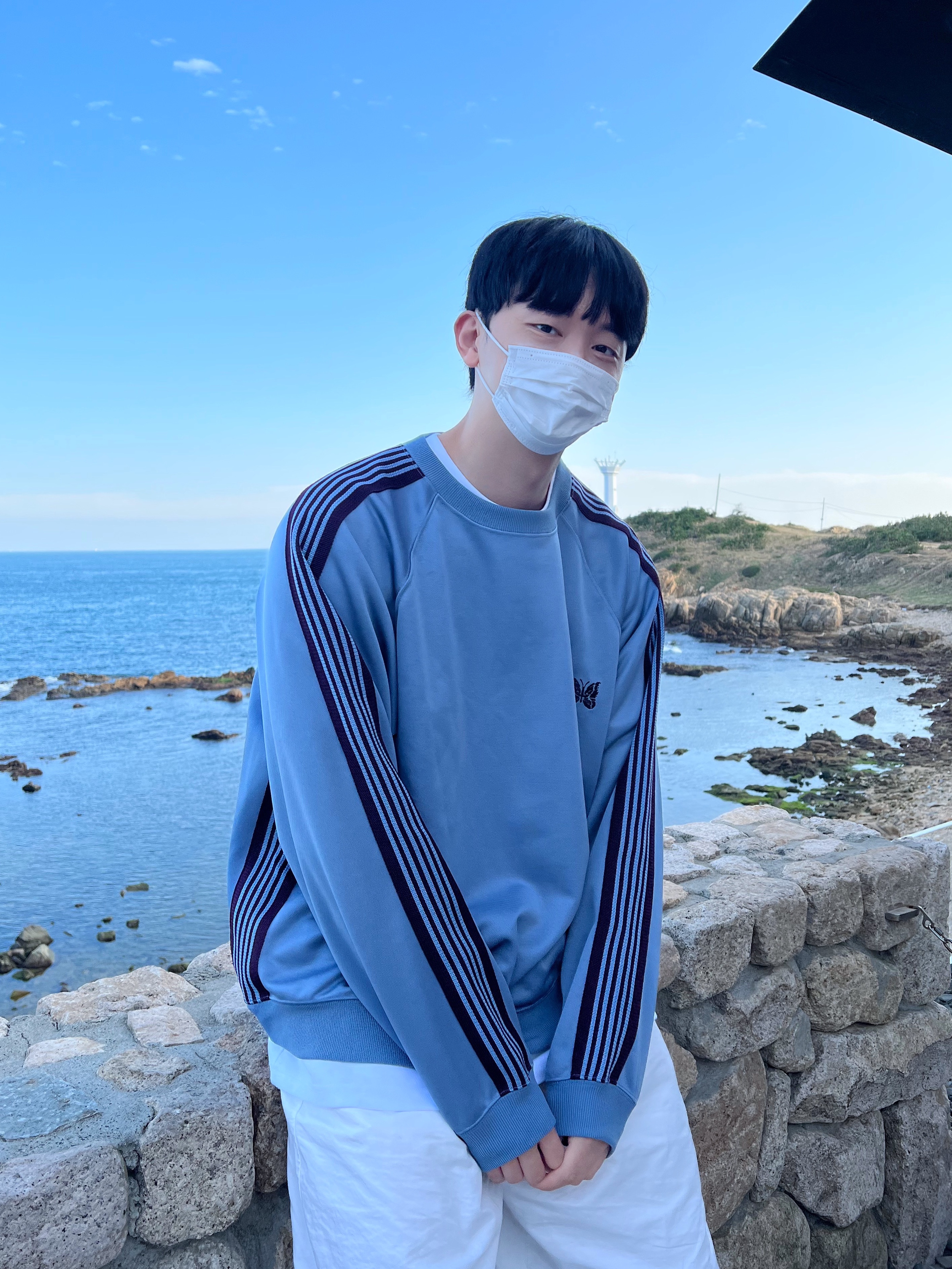 Needles Track Crewneck Poly Smooth Sax Blue 착용 스타일