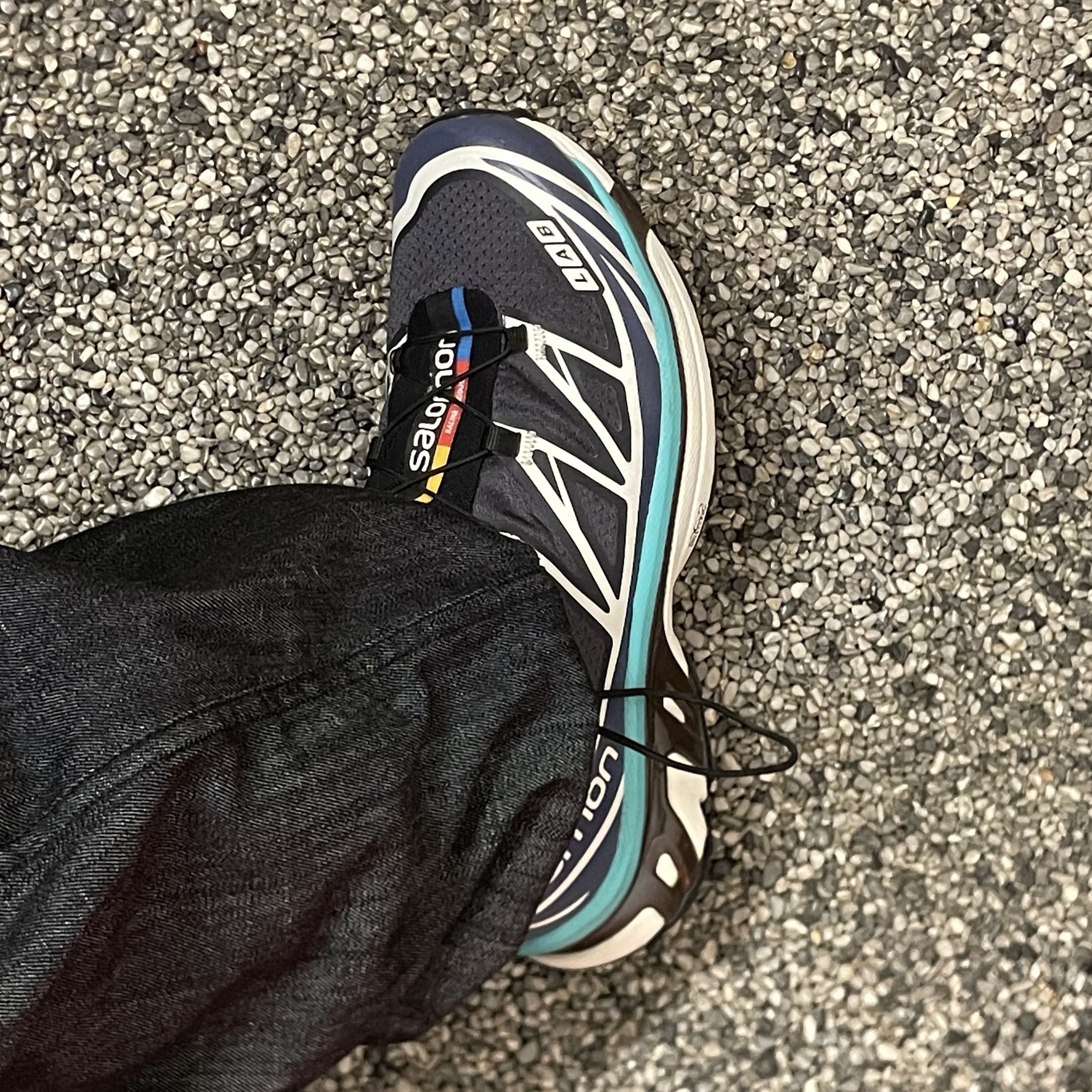 Salomon XT-6 ADV Ebony Vanila Ice 착용 스타일