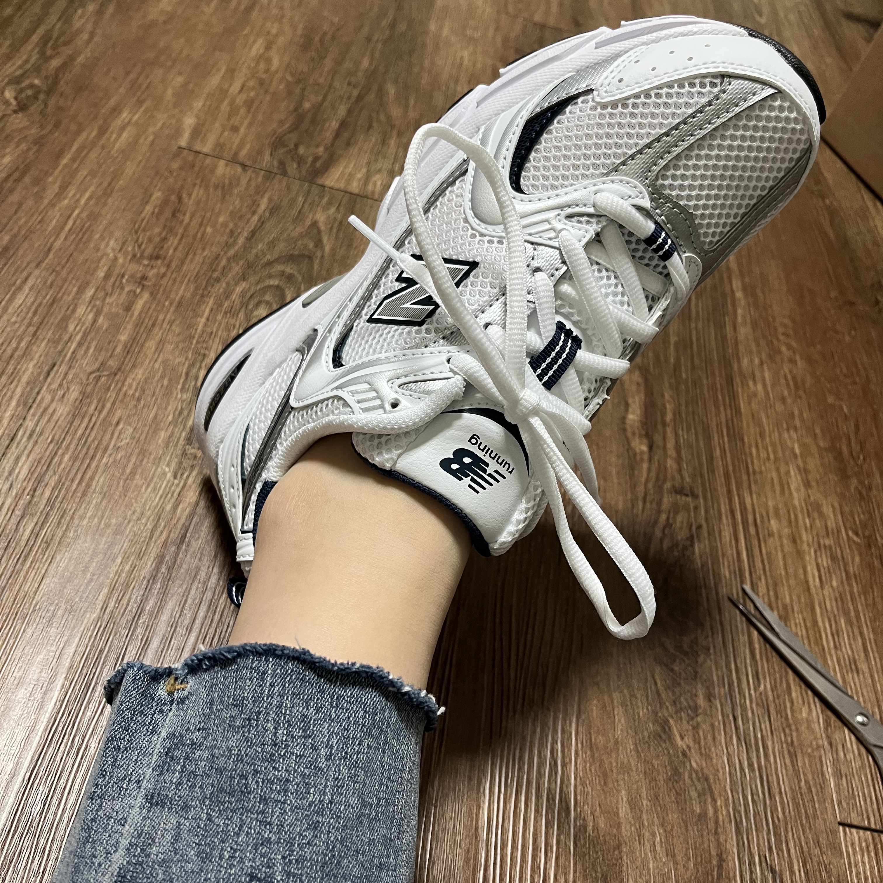 New Balance 530 White 착용 스타일