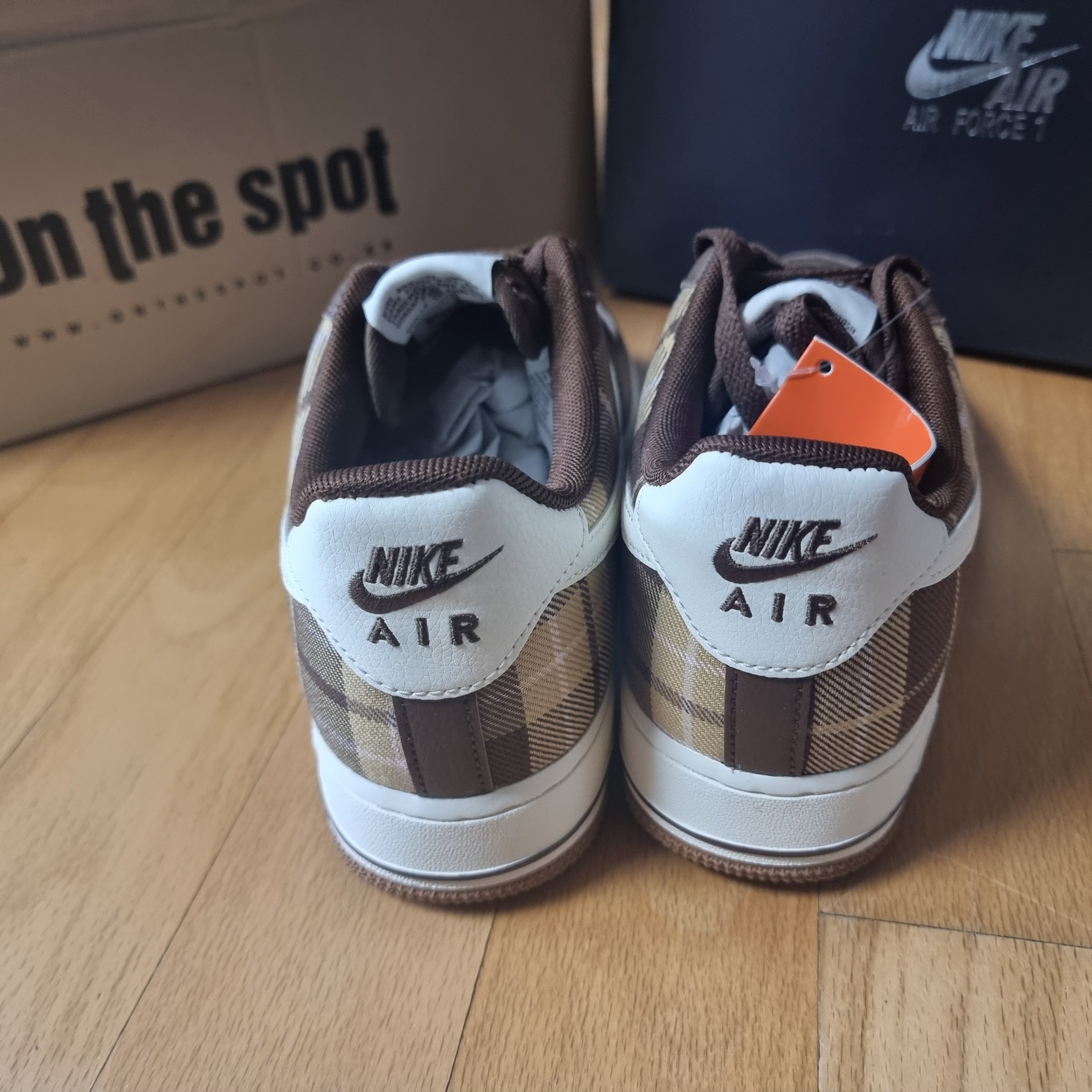 Nike Air Force 1 '07 LX Cacao Wow 착용 스타일 - 2