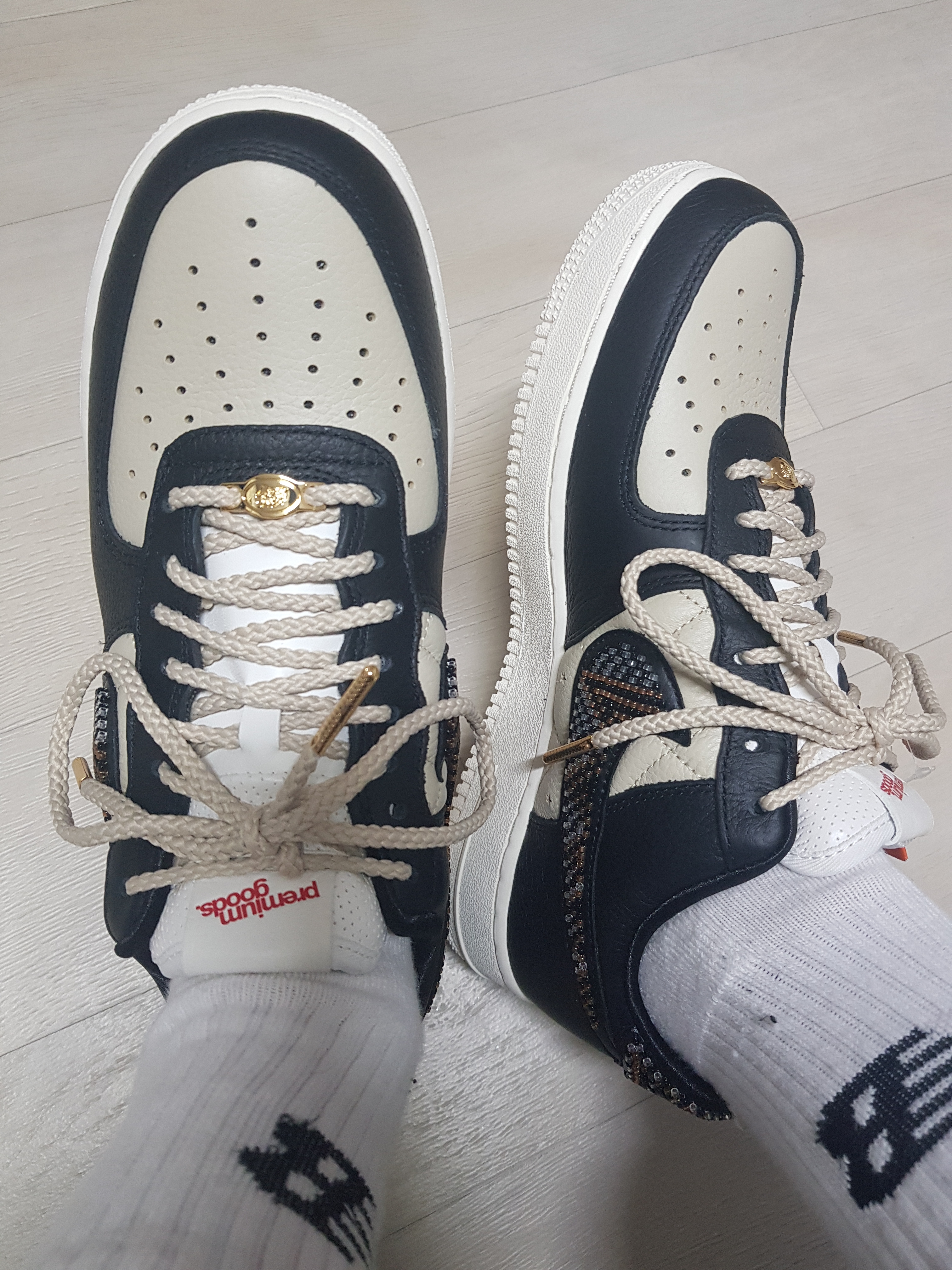 (W) Nike x Premium Goods Air Force 1 Low Black Sand 착용 스타일