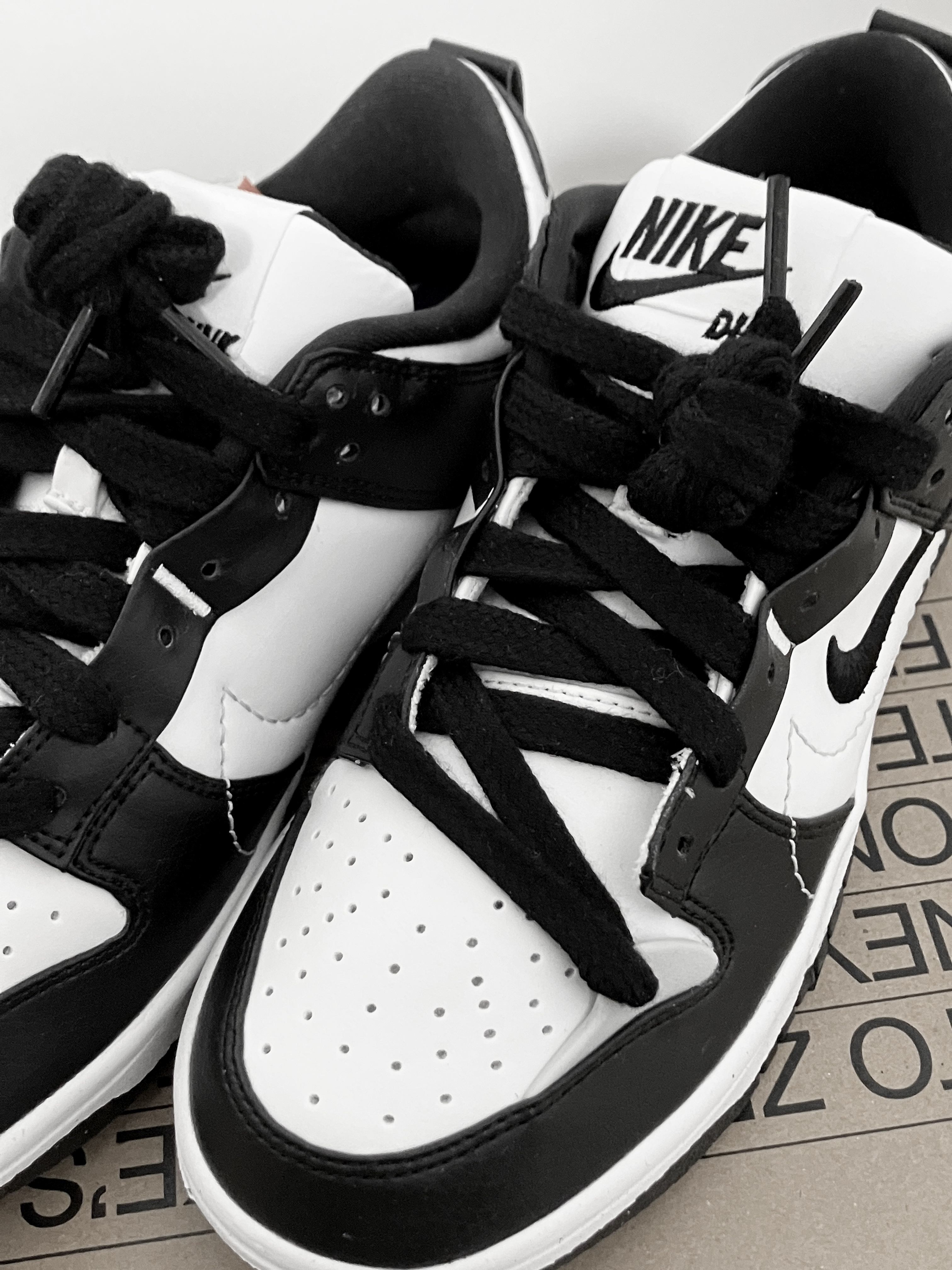 (W) Nike Dunk Low Disrupt 2 Black White 착용 스타일