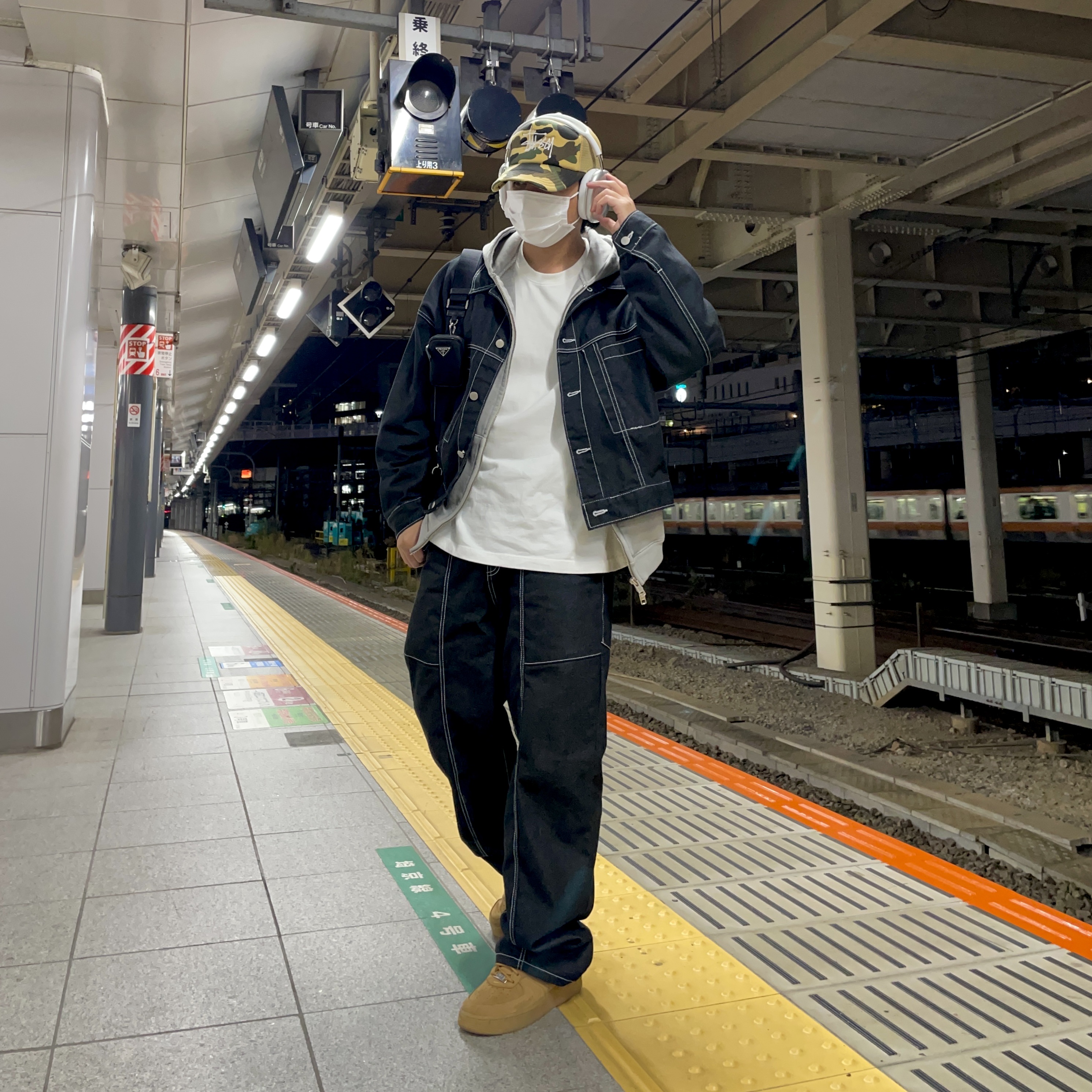 Stussy x BAPE Trucker Cap Yellow, Apple AirPods Max Lightning Silver (Korean Ver.) 착용 스타일