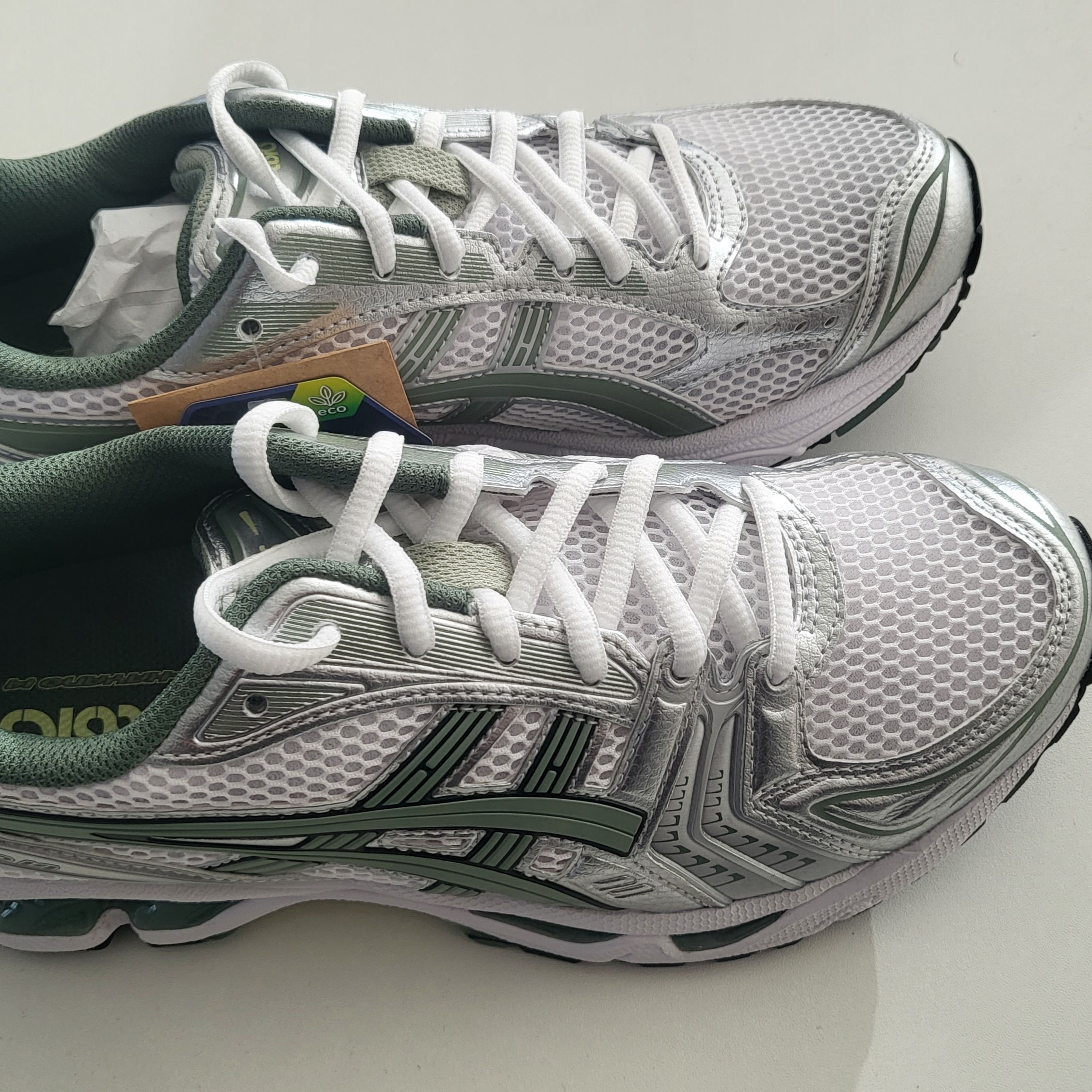 Asics Gel-Kayano 14 White Slate Grey 착용 스타일 - 1