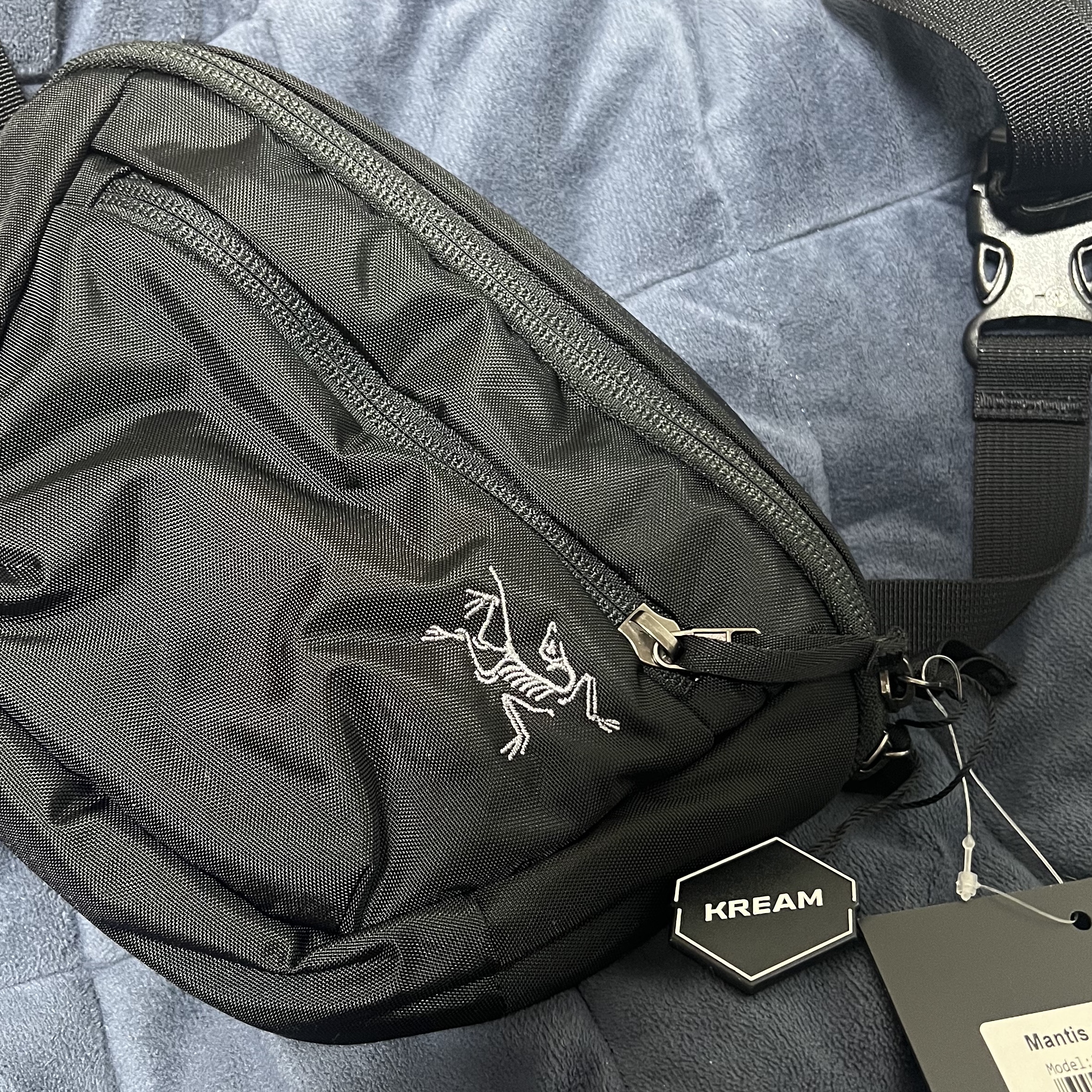Arc'teryx Mantis 1 Waistpack Black, (W) Nike Air Force 1 '07 Low White 착용 스타일 - 2