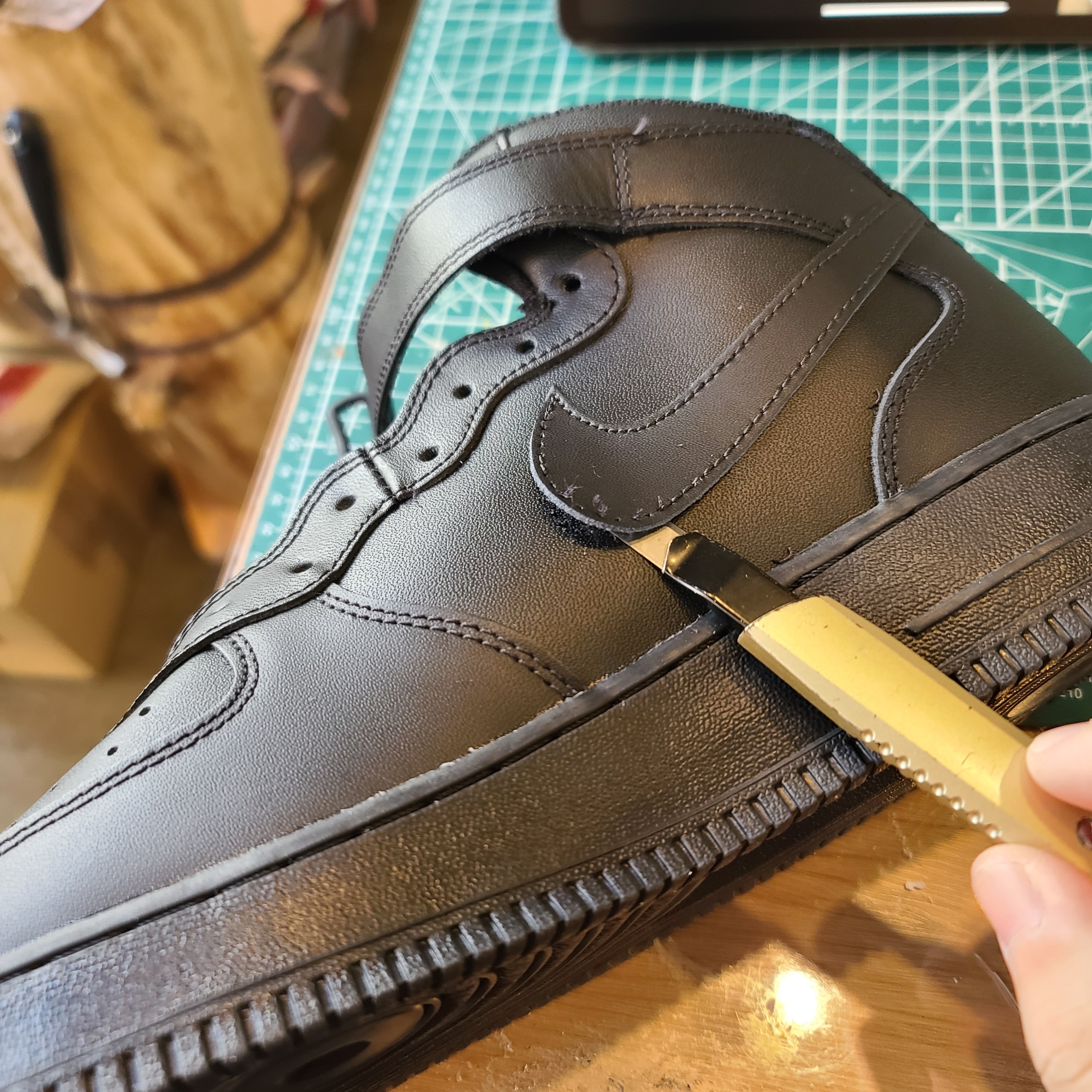 Jordan 1 x League of Legends Zoom Air CMFT Esports, Nike Air Force 1 Mid '07 Black 착용 스타일 - 4