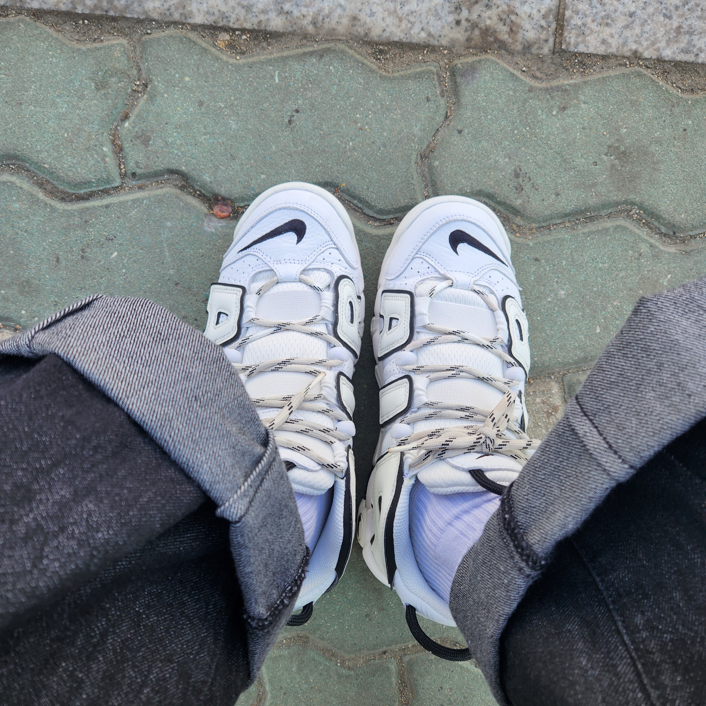 (W) Nike Air More Uptempo Summit White 착용 스타일
