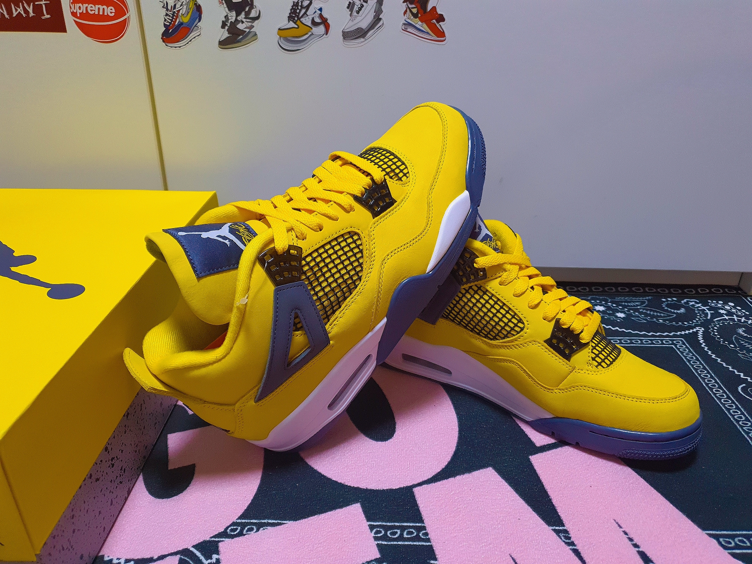 Jordan 4 Retro Tour Yellow 착용 스타일 - 1