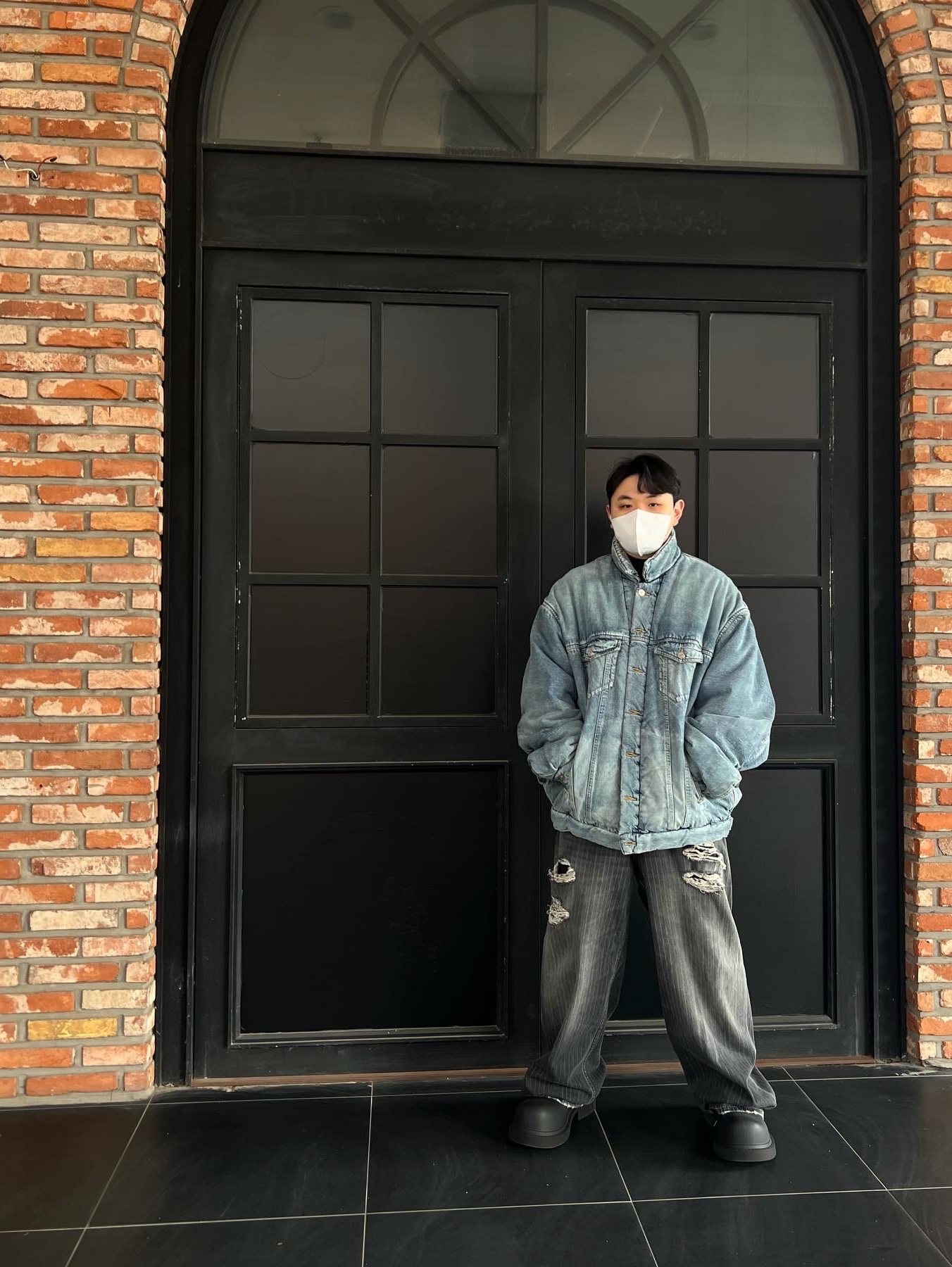 Balenciaga Padded Japanese Denim Jacket Indigo, Balenciaga Steroid Derby Black 착용 스타일 - 2