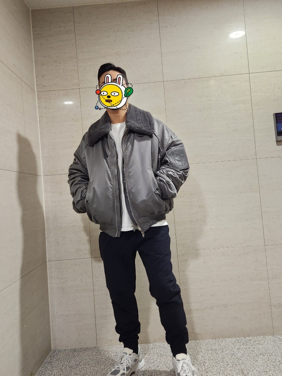 Juun.J Mustang MA-1 Jumper Grey 착용 스타일 - 2