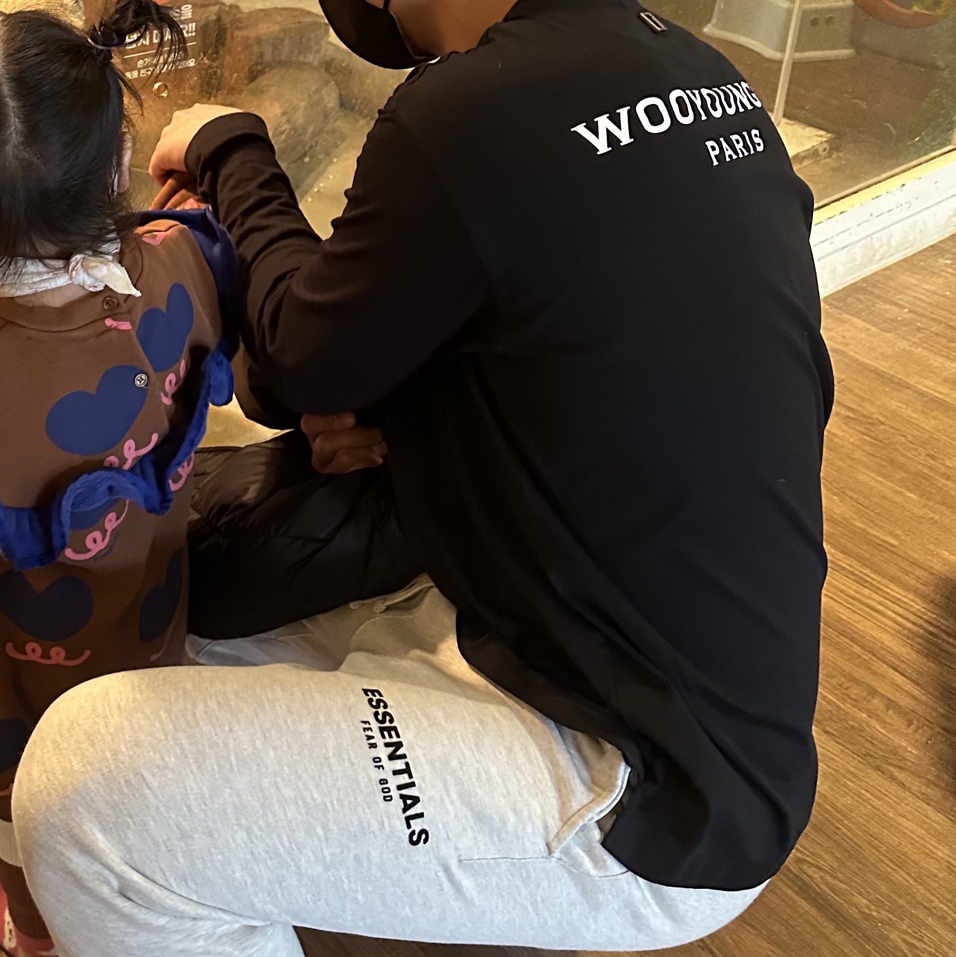 Wooyoungmi Cotton Long Sleeve Back Logo T-Shirt Black - 22FW 착용 스타일