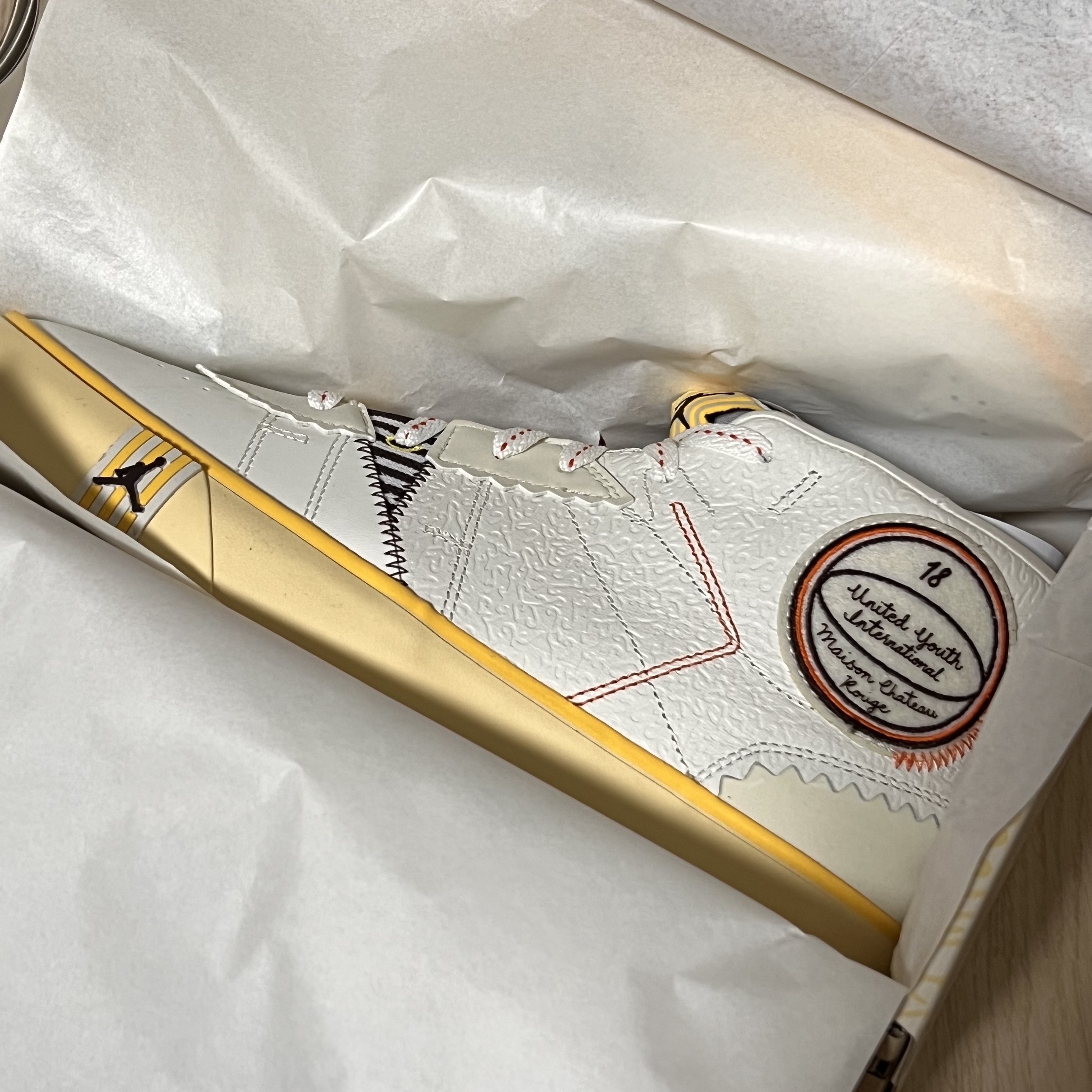 Jordan Series x Maison Chateau Rouge Mid SP Sail 착용 스타일 - 1