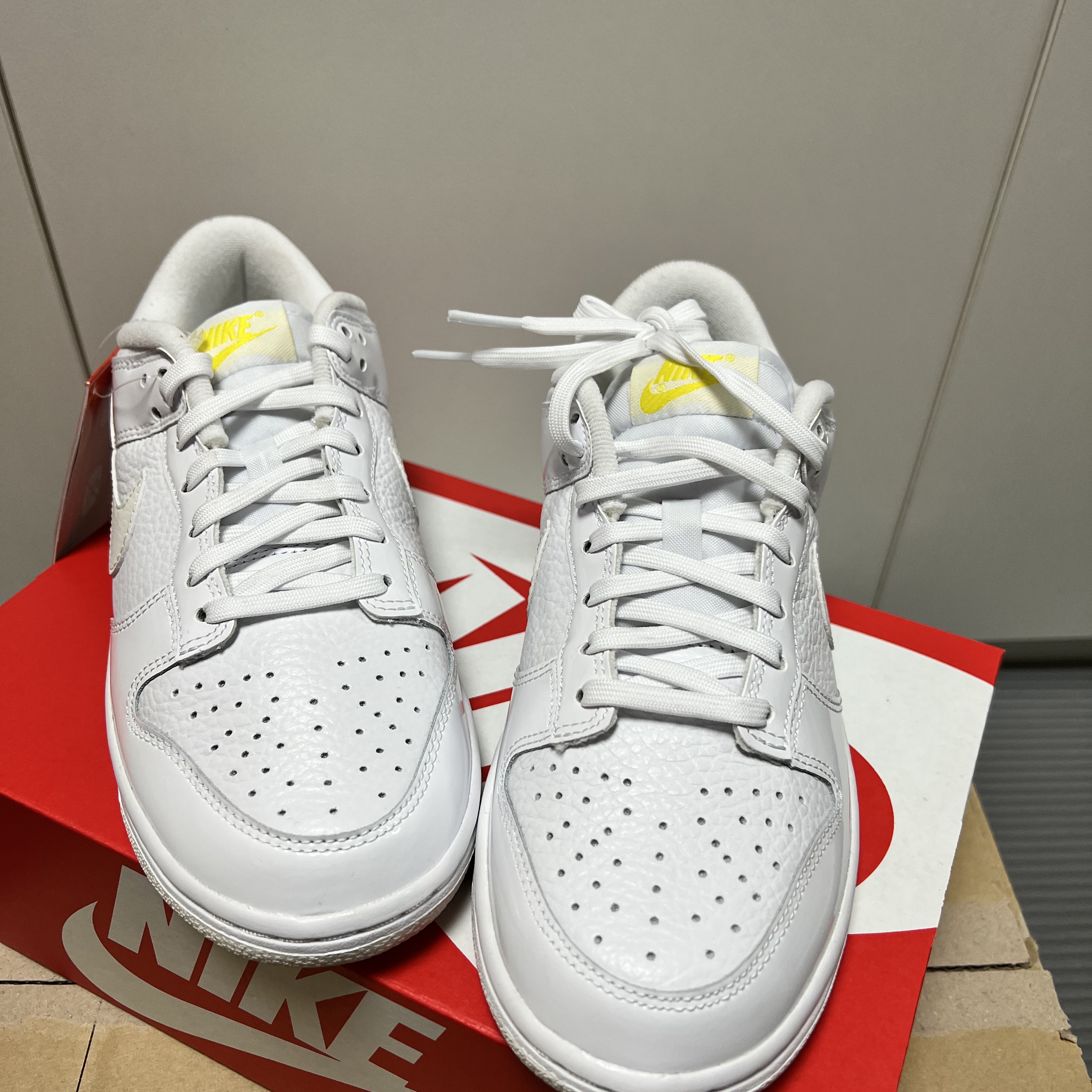 (W) Nike Dunk Low Valentine's Day White Optic Yellow 착용 스타일 - 5