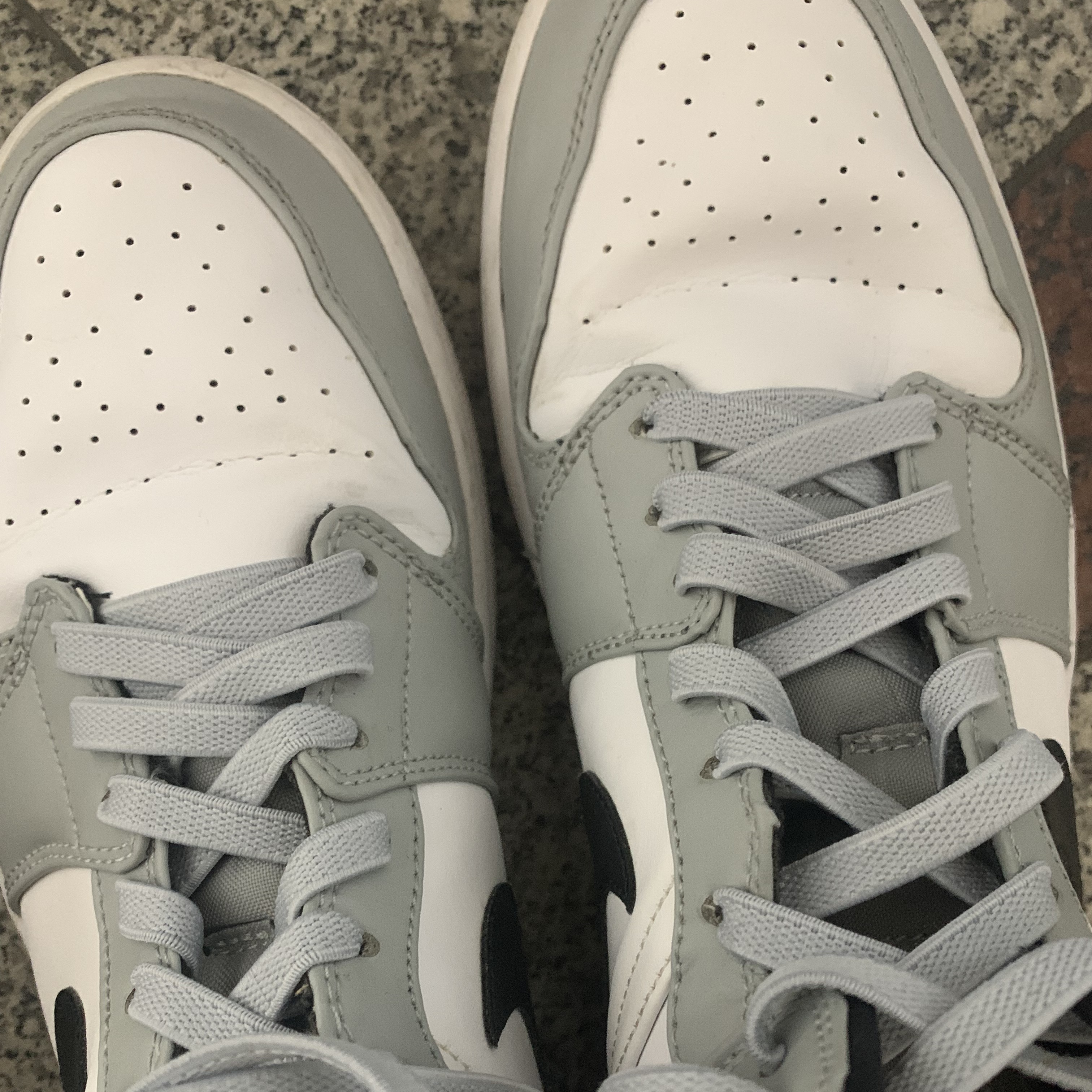 Jordan 1 Mid Light Smoke Grey 착용 스타일