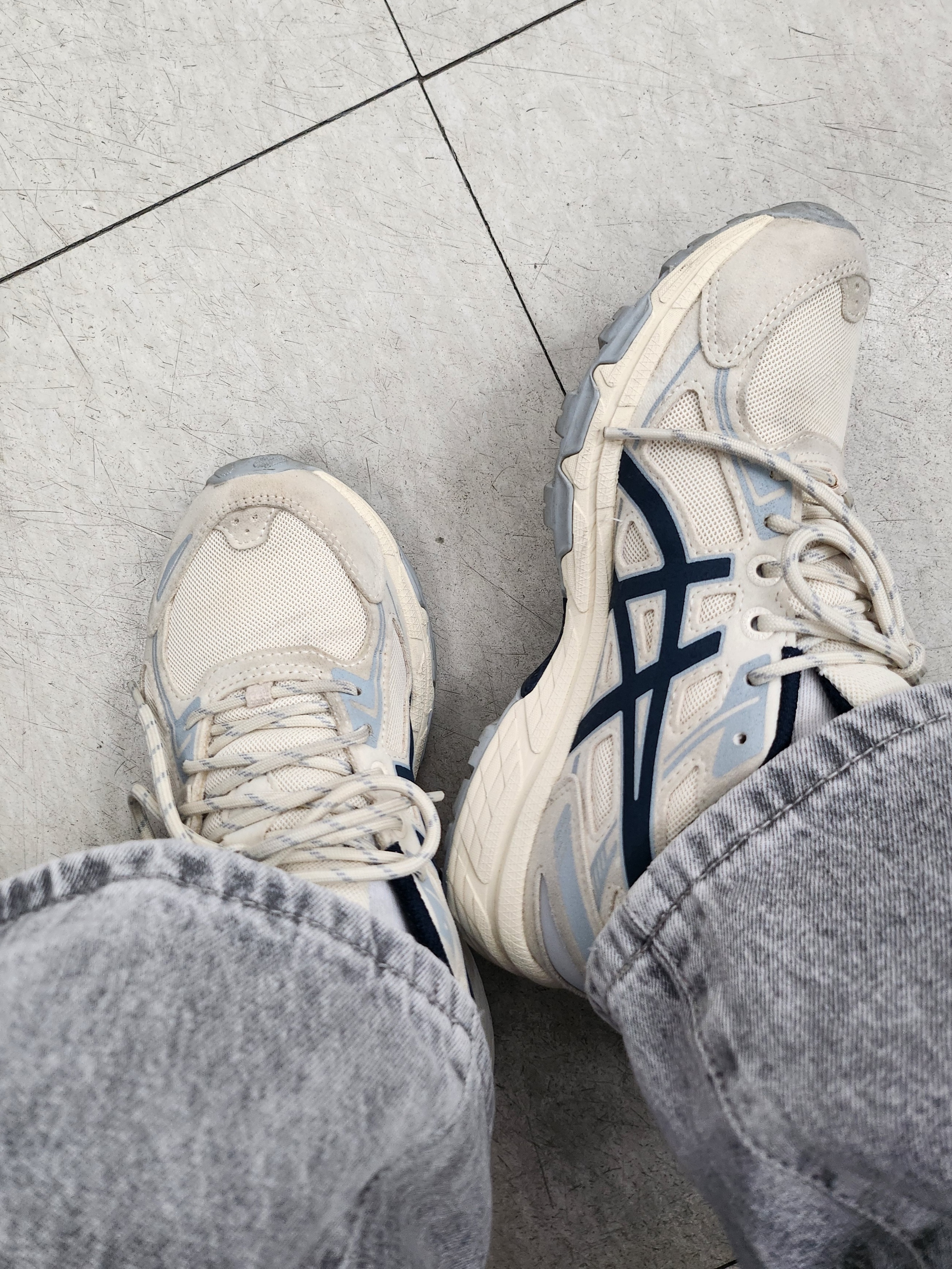 Asics Gel-Venture 6 SPS Birch French Blue 착용 스타일 - 2