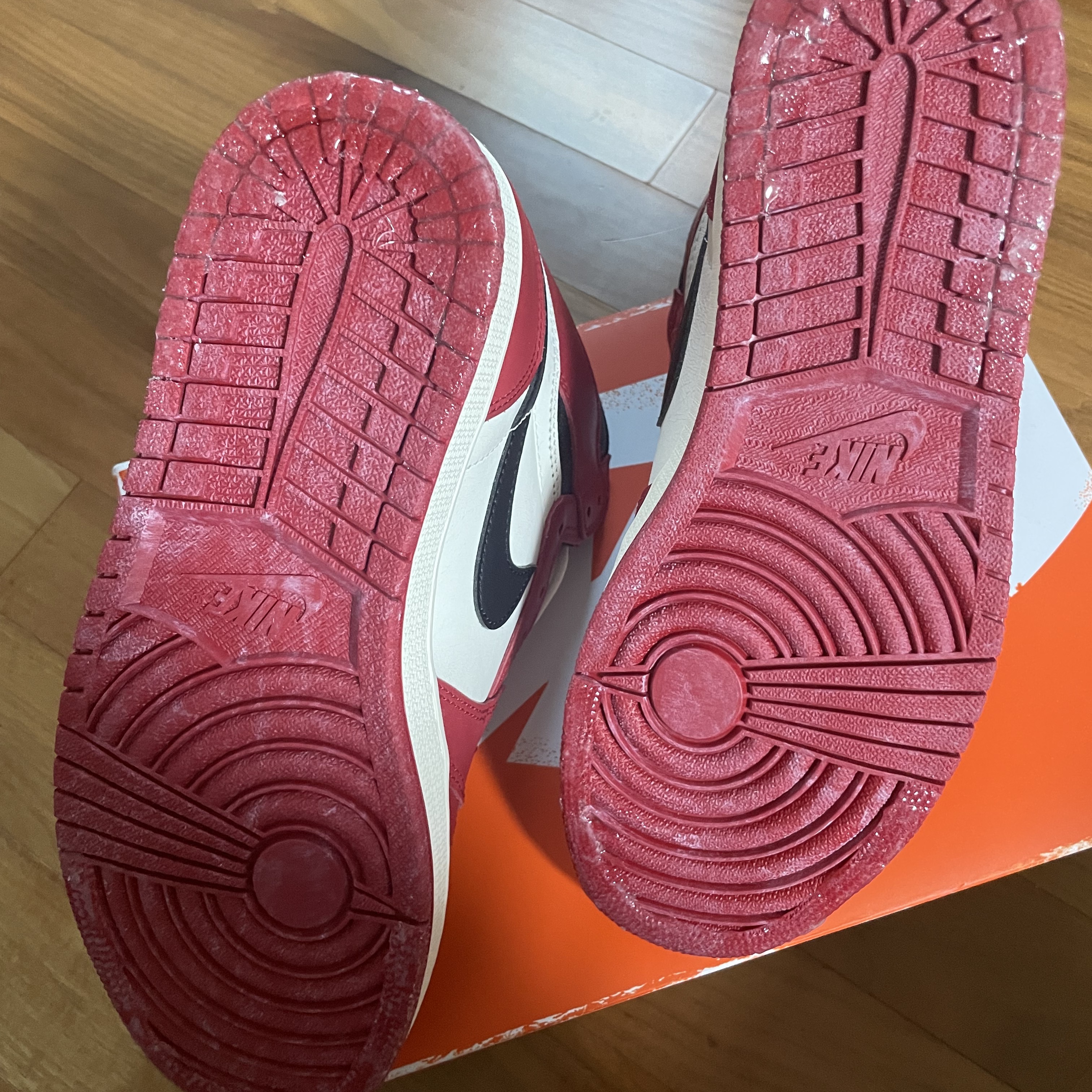 Jordan 1 Retro High OG Chicago 2022, Jordan 1 Retro High OG Patent Bred 착용 스타일 - 3