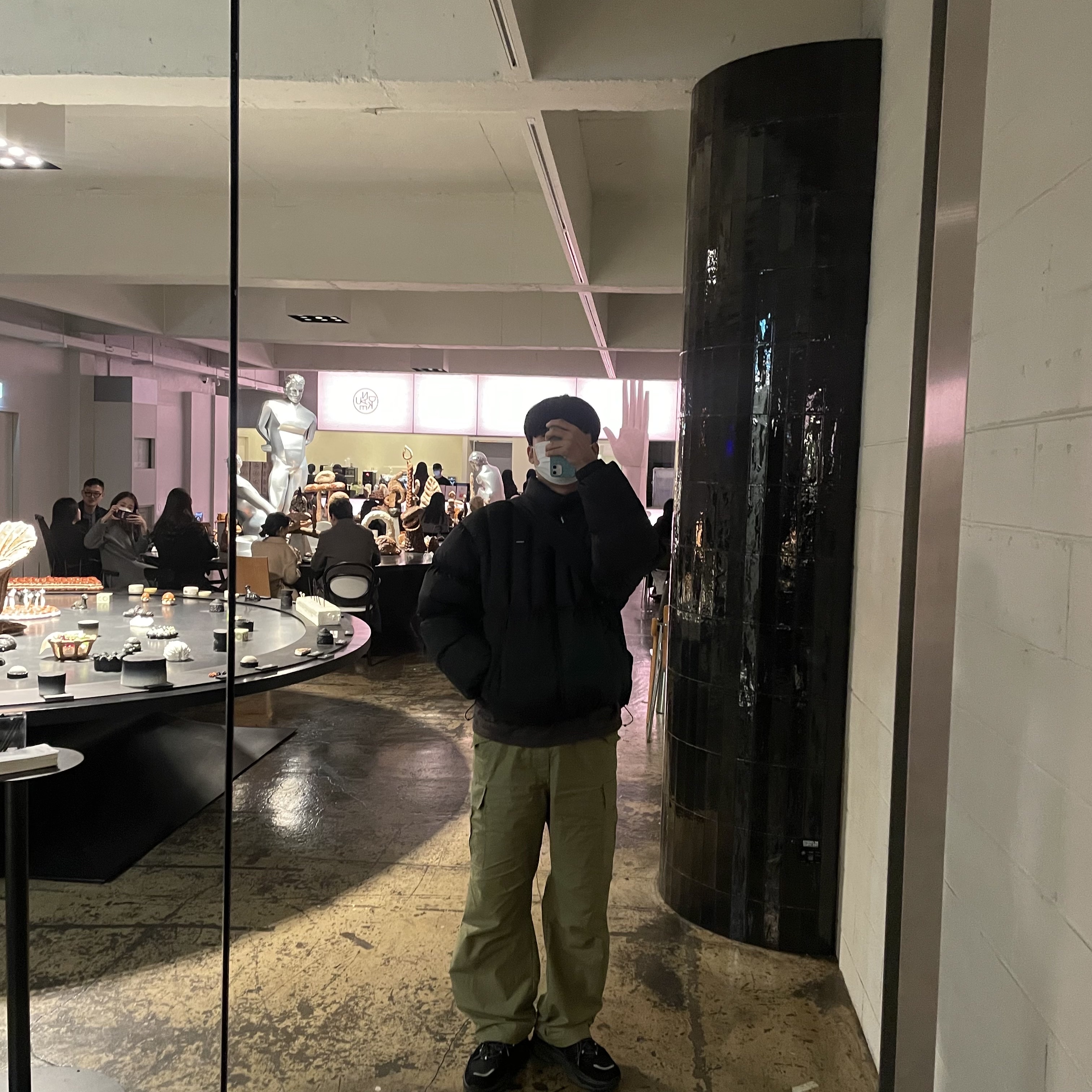 Supreme Flannel Reversible Puffer Jacket Black - 22FW 착용 스타일