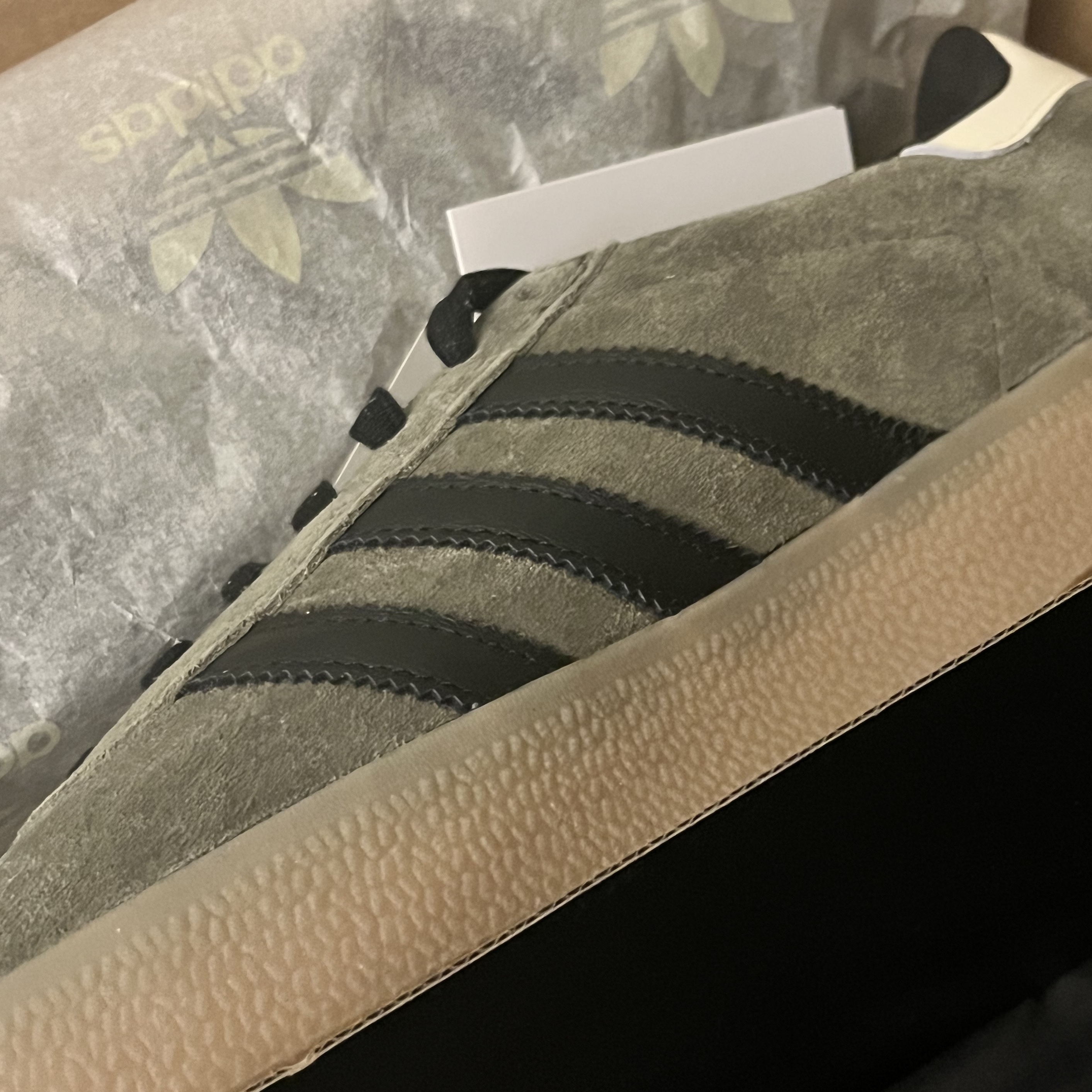 Adidas Gazelle ADV Olive Strata Core Black 착용 스타일 - 1