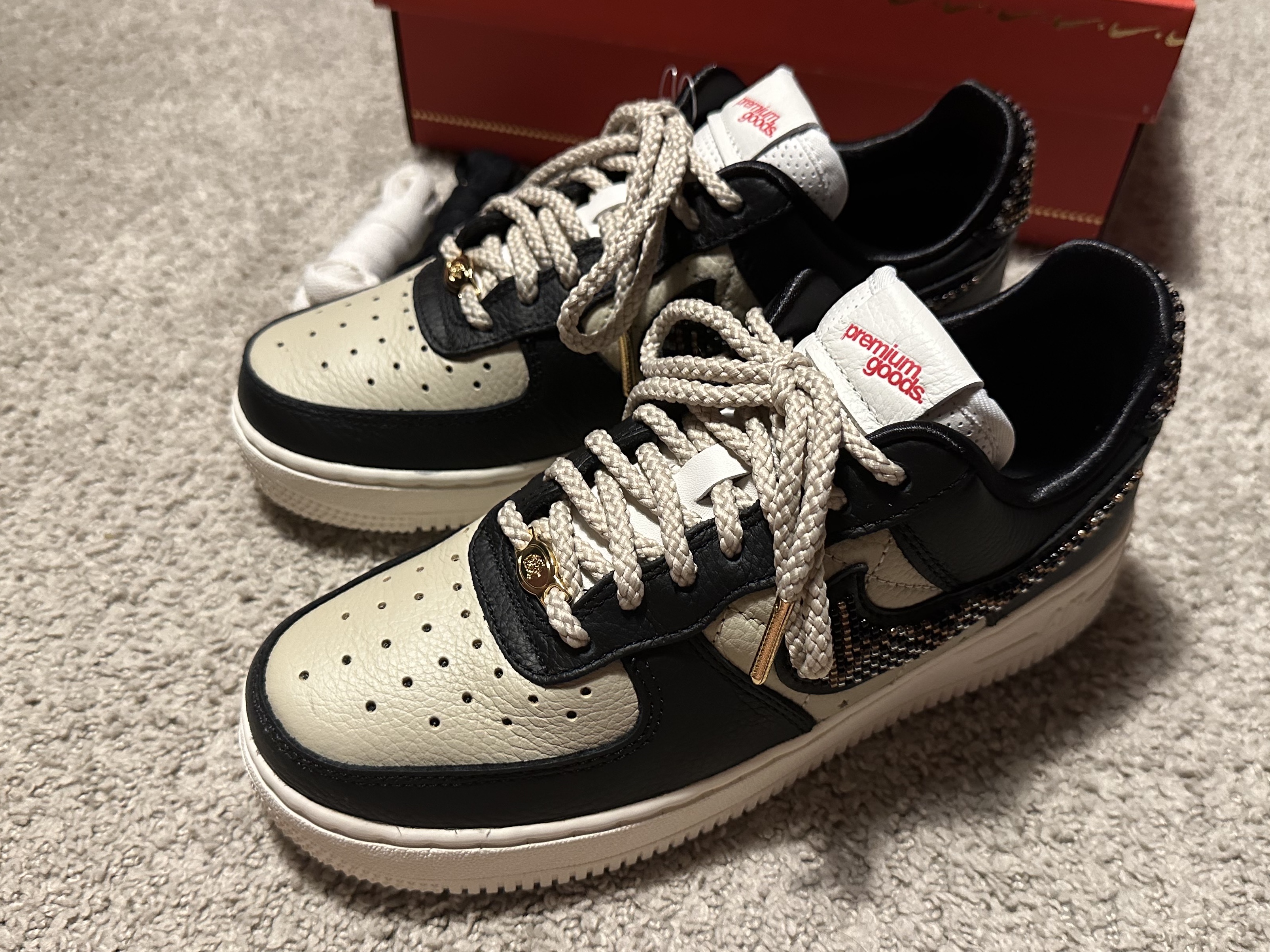 (W) Nike x Premium Goods Air Force 1 Low Black Sand 착용 스타일 - 5