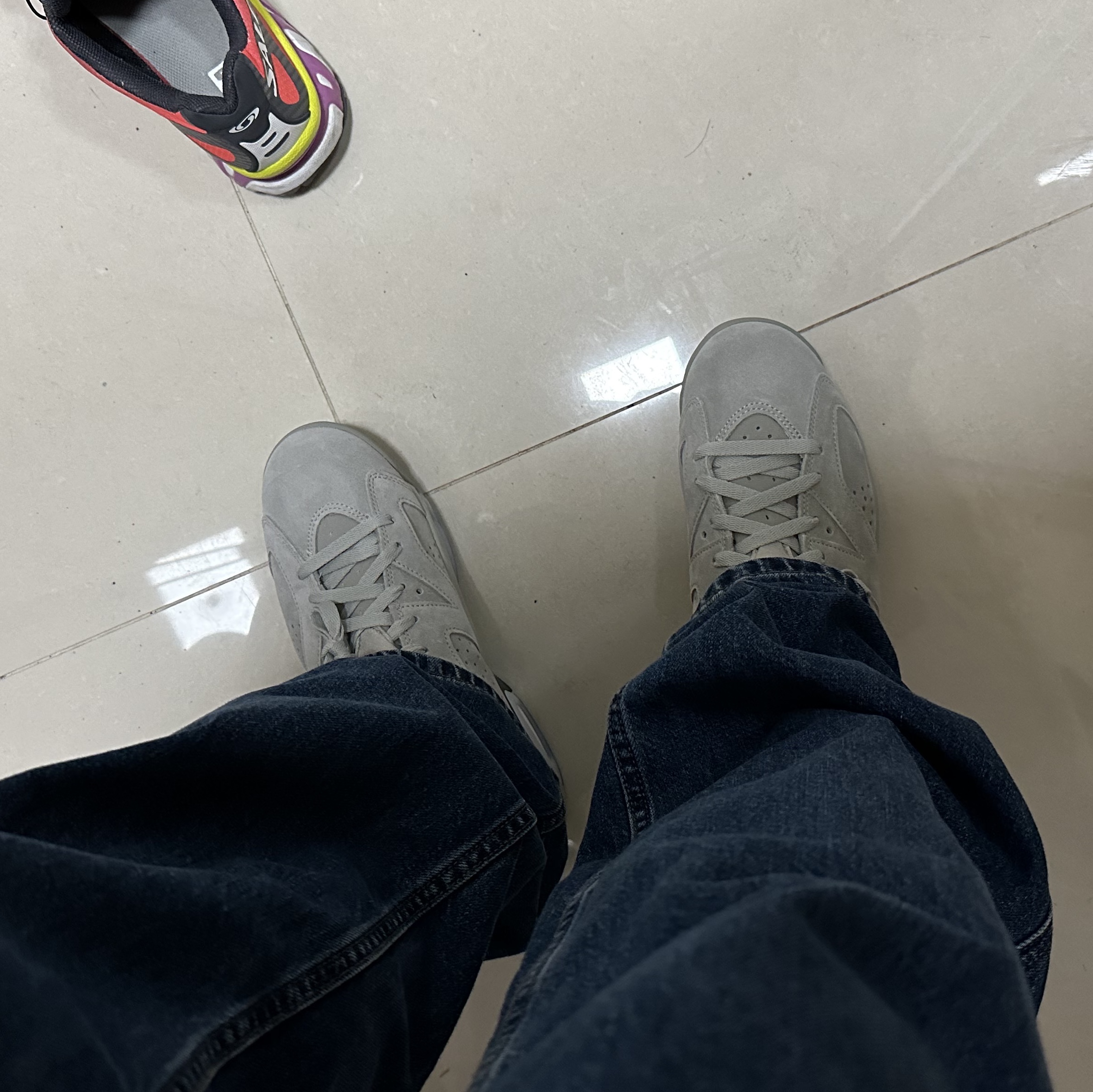 Jordan 6 Retro Magnet College Navy 착용 스타일 - 1