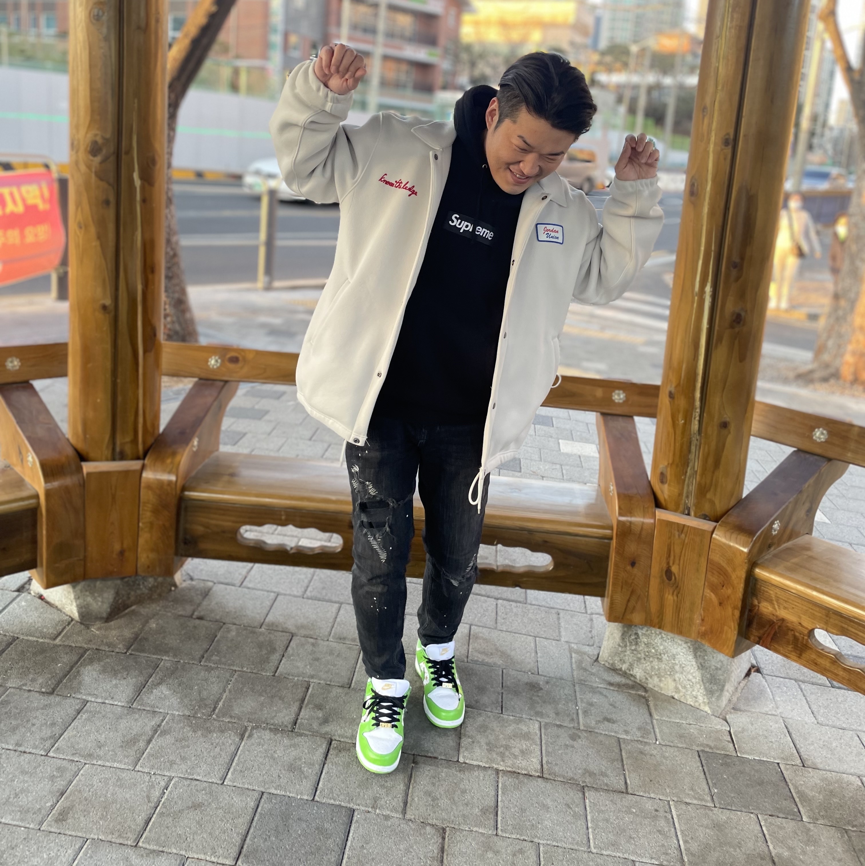 Nike x Supreme SB Dunk Low Mean Green, Jordan x Union Coaches Jacket Bone 착용 스타일