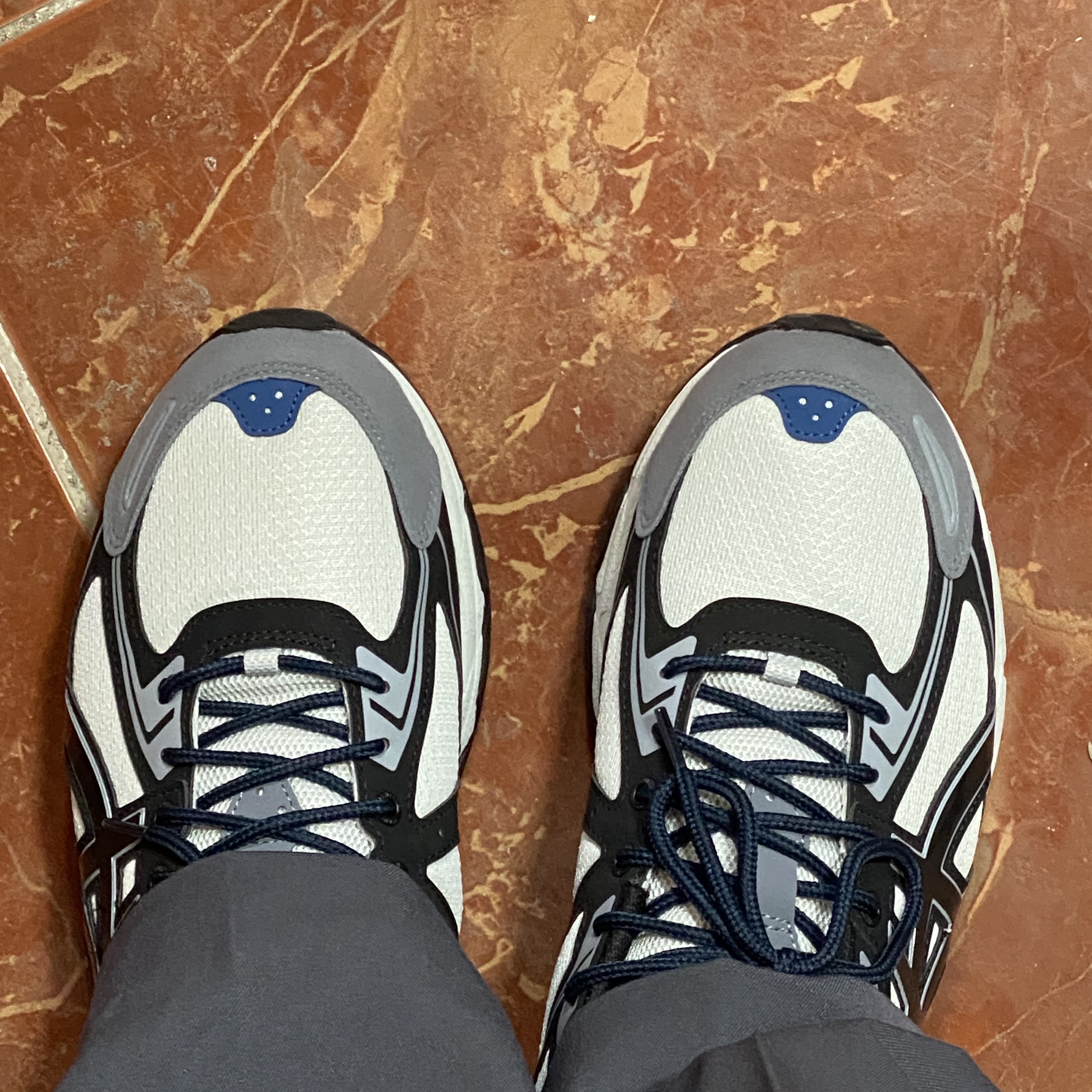 Asics Gel-Venture 6 SPS Glacier Grey 착용 스타일