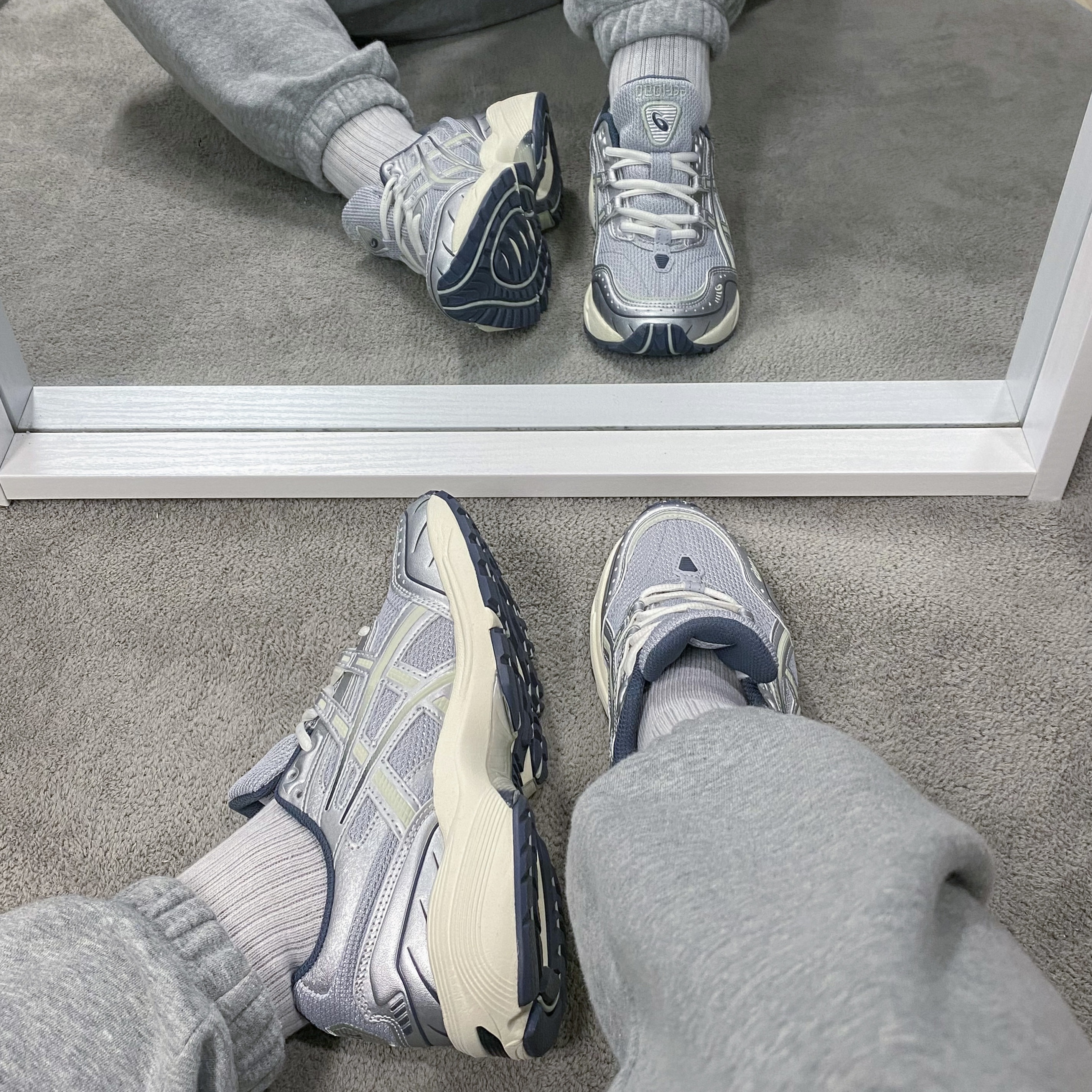 Asics Gel-1090 Piedmont Grey 착용 스타일 - 1